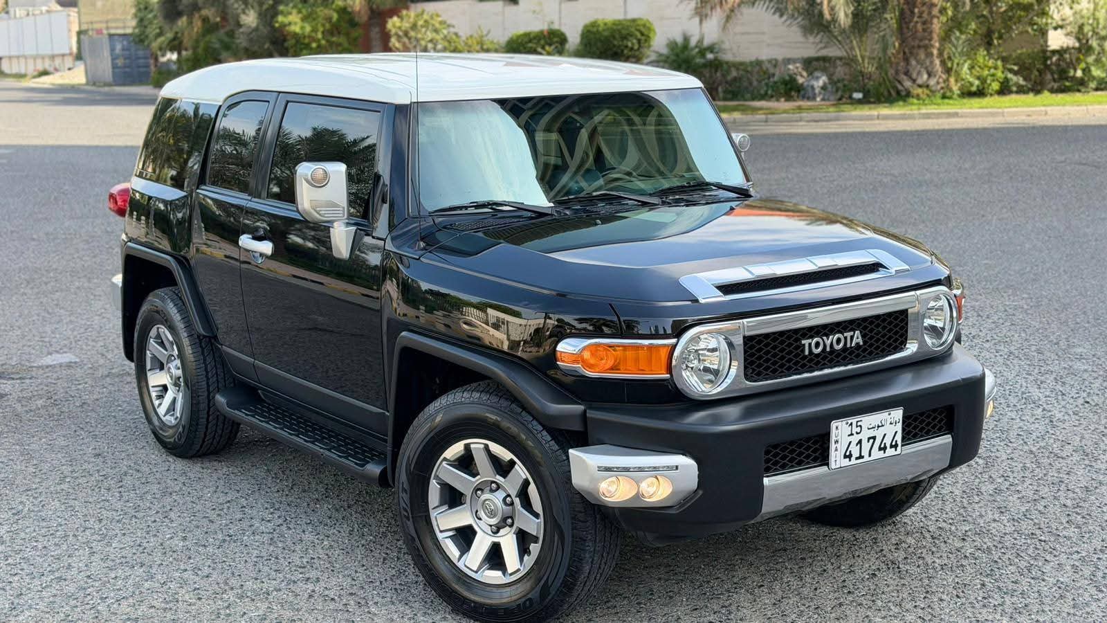 للبيع جيب تويوتا إف جي موديل 2017