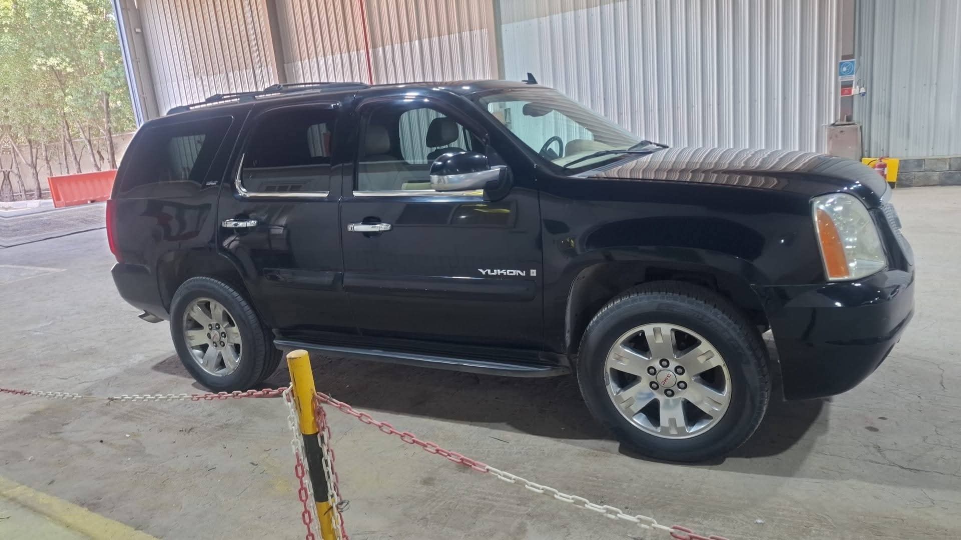 للبيع جيب يوكن مديل ٢٠٠٩