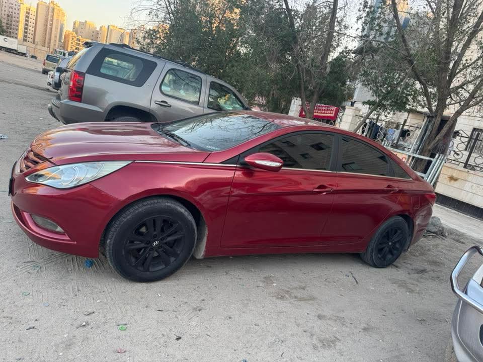 للبيع سيارة هونداي سوناتا موديل 2012