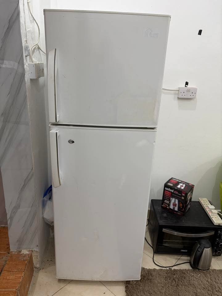 ثلاجه حاله ممتازه للبيع