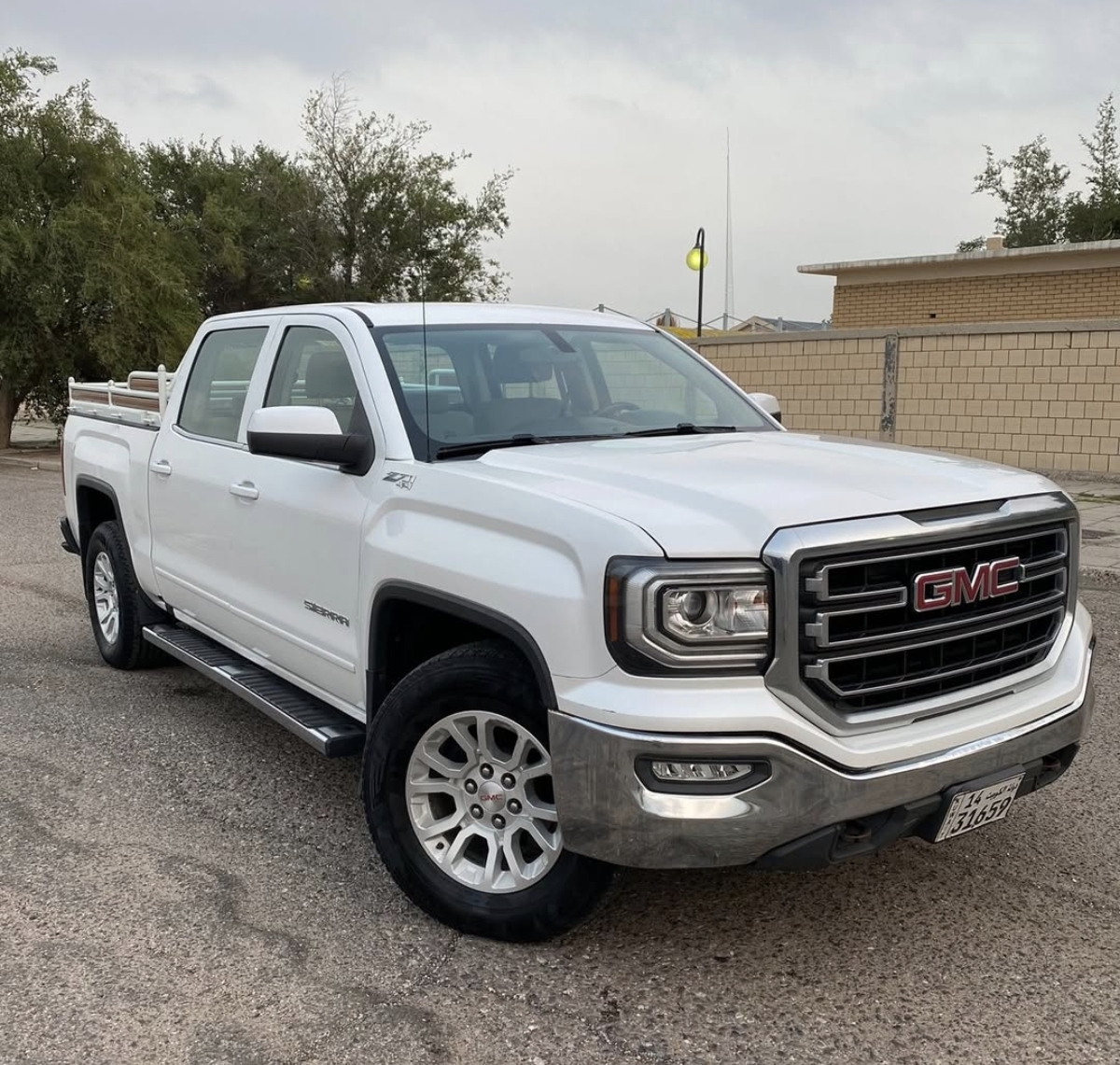 سياره للبيع