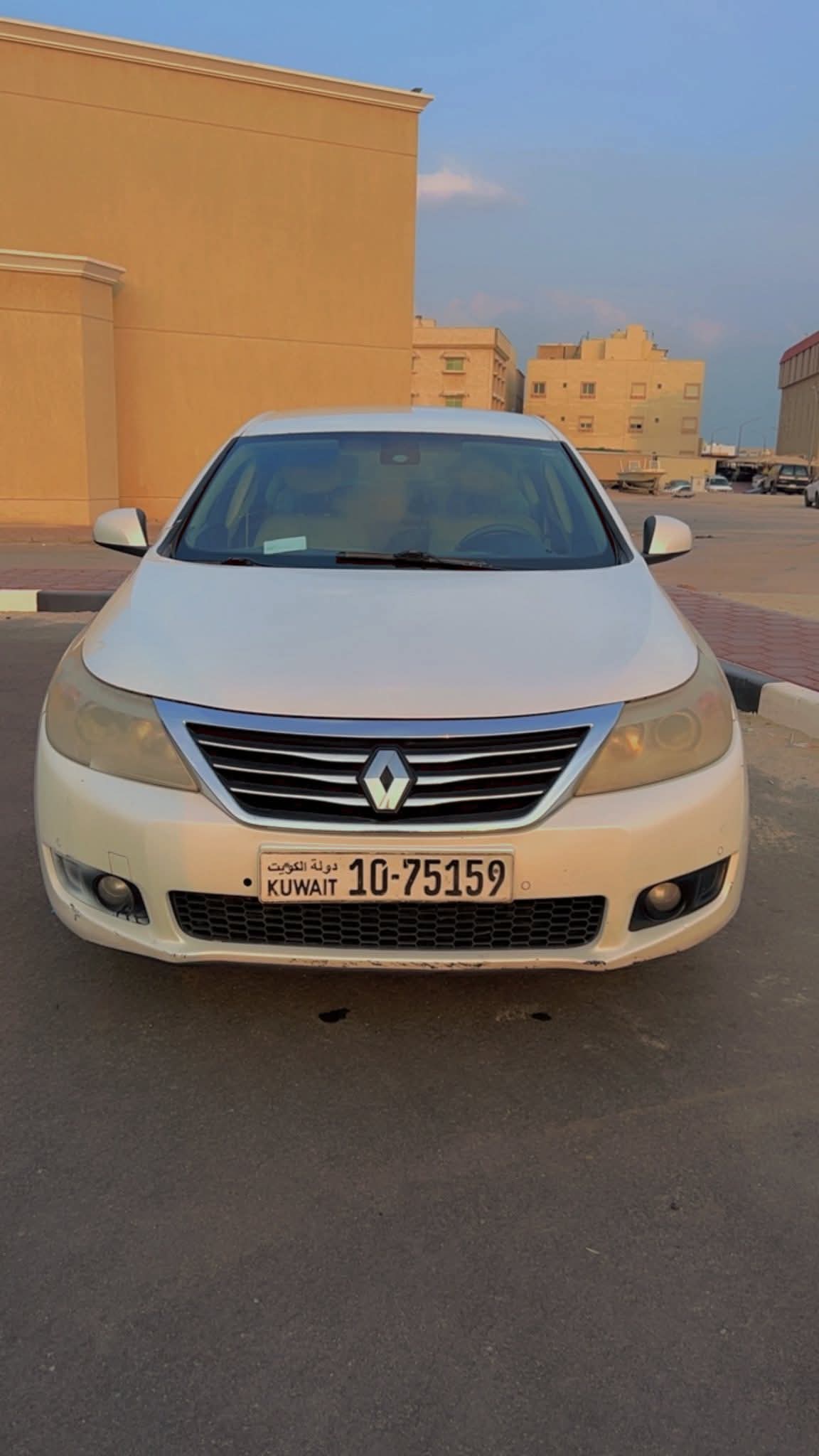 رينو سافران 2011