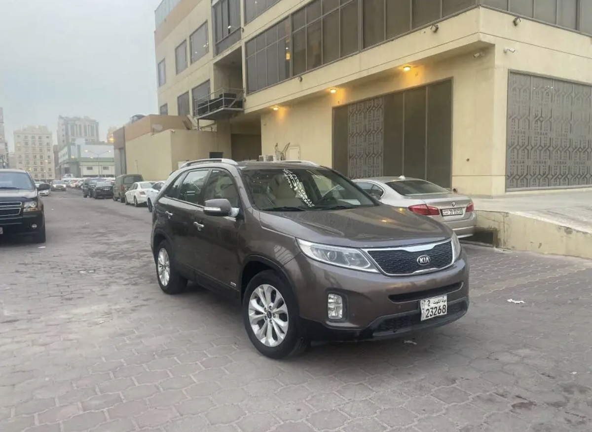 كيا سورنتو 2014 وكاله الكويت ماشي 243 الف