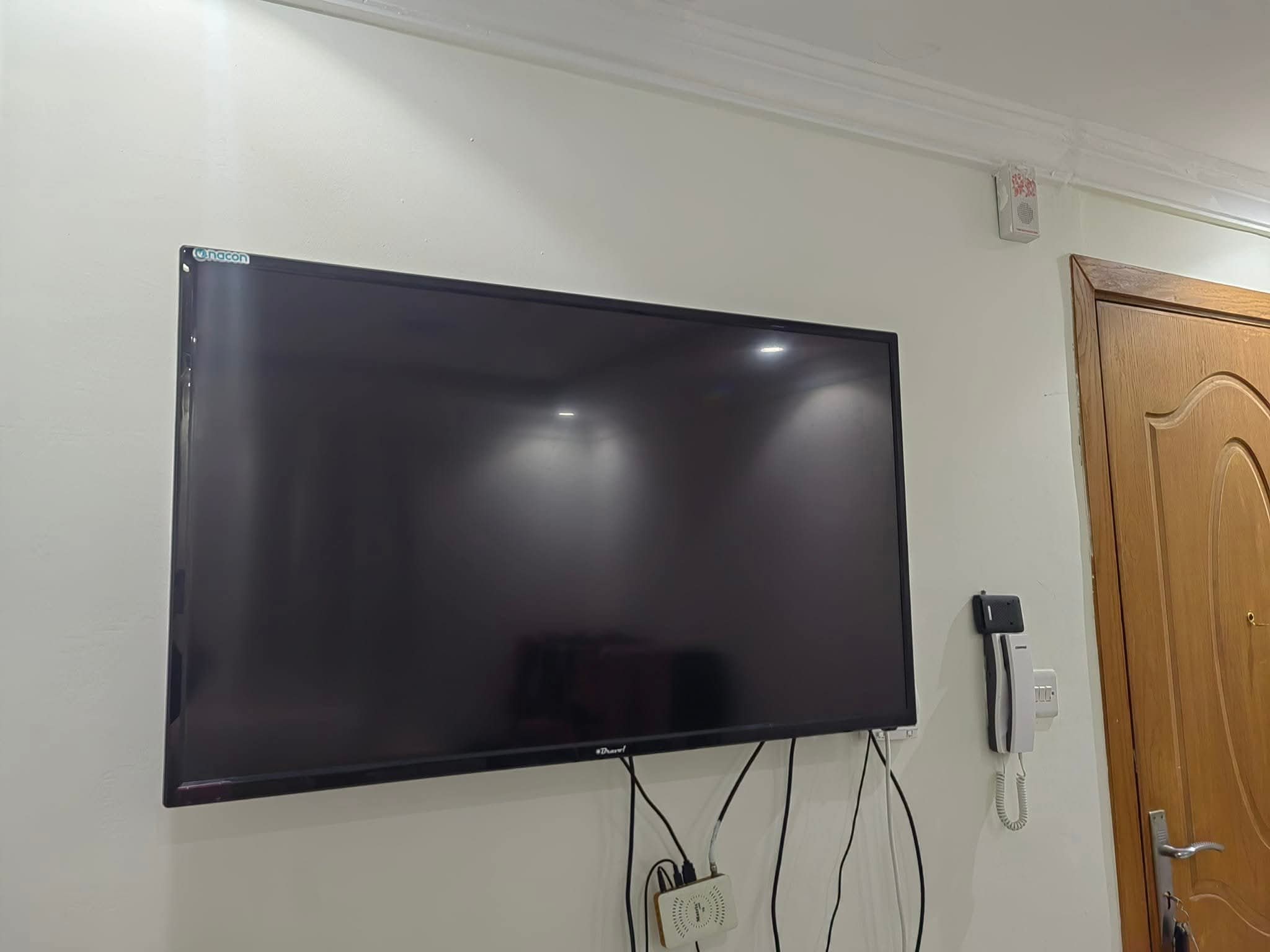 السلام عليكم .. شاشه ٤٣ بوصه كبيره استخدام