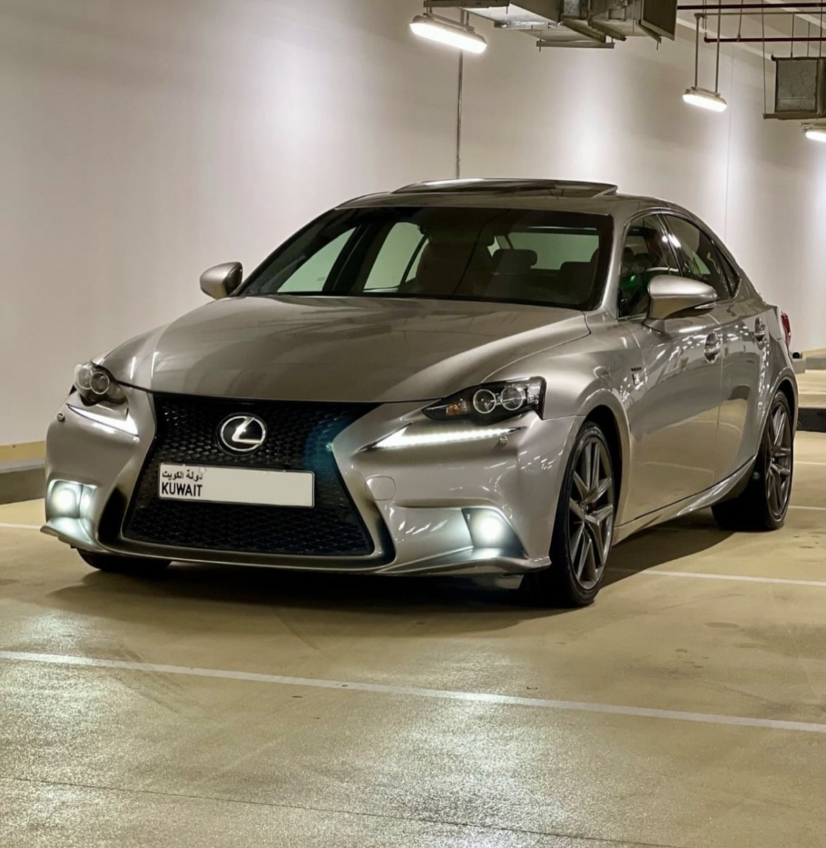 للبيع لكزس S350 Sport موديل 2015 وكالة الكويت الساير بحالة ممتازة نظيف جداً