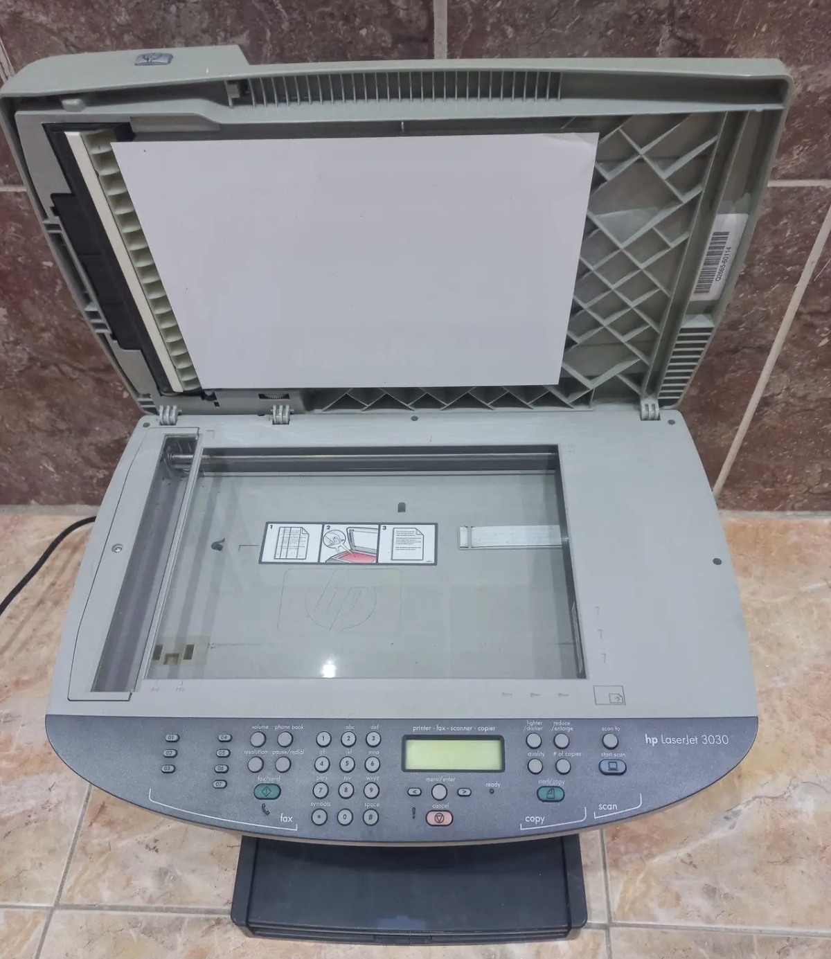 طابع + ماكينه تصوير يعني 2في 1 اتش بي