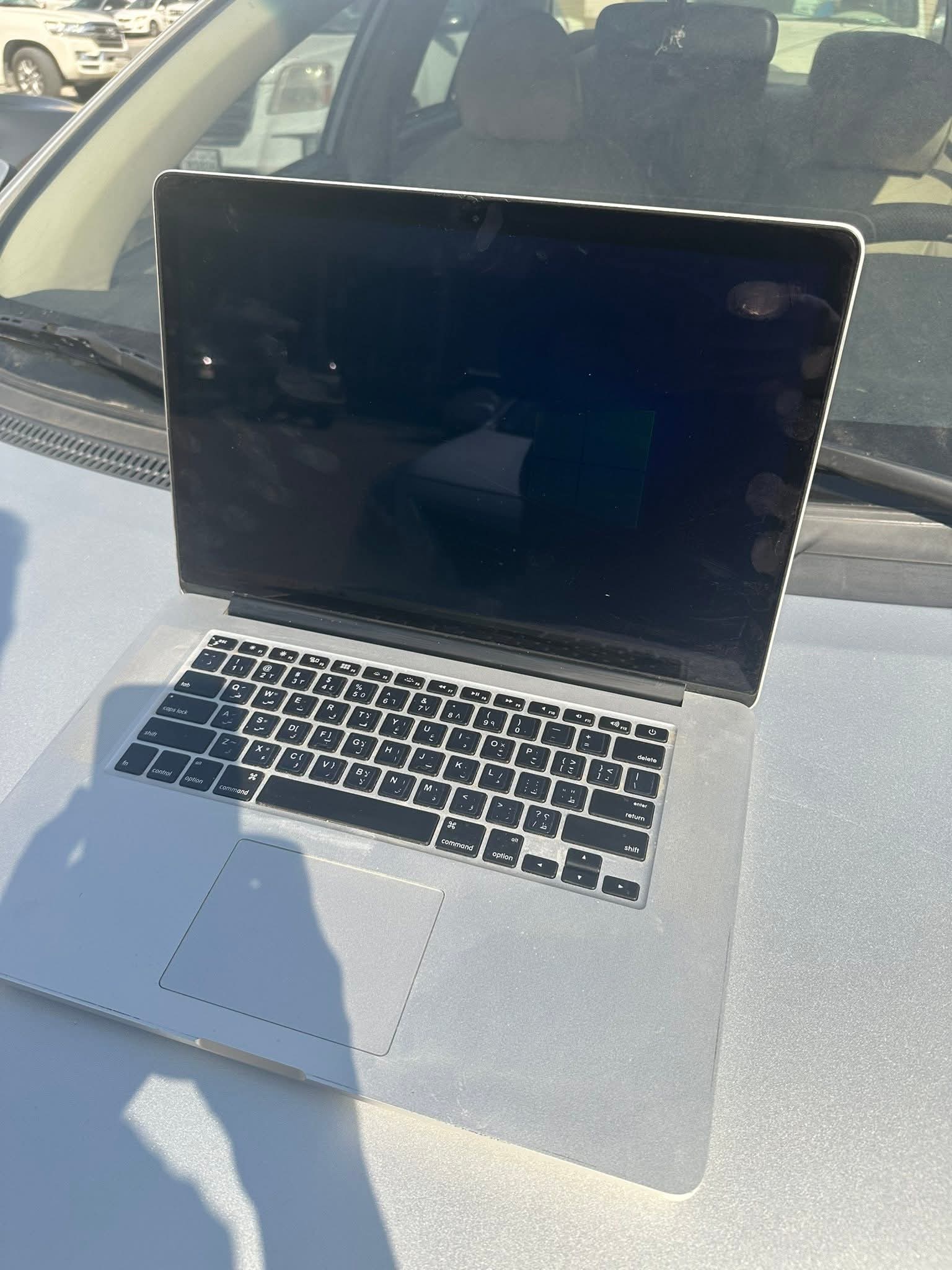 ماك بوك البيع