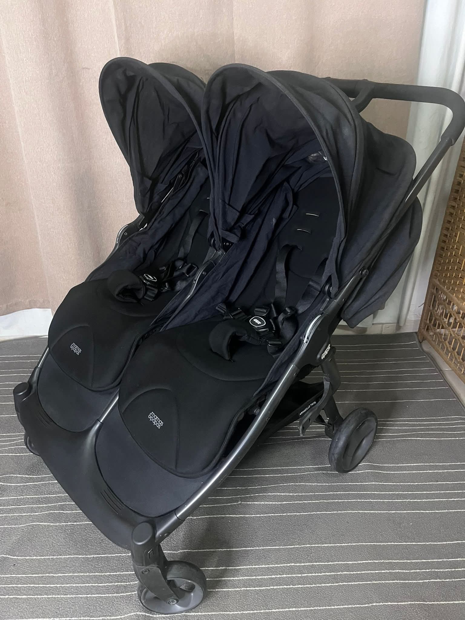 للبيع عربه أطفال مزدوجة