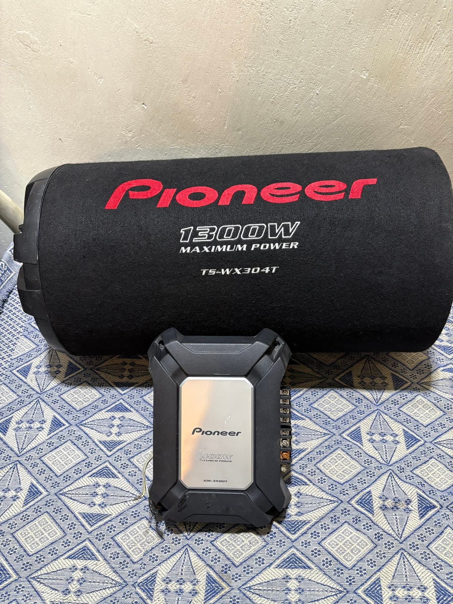 للبيع بازوكا بيونير 1300 وات مضخم صوت بيونير 400 وات