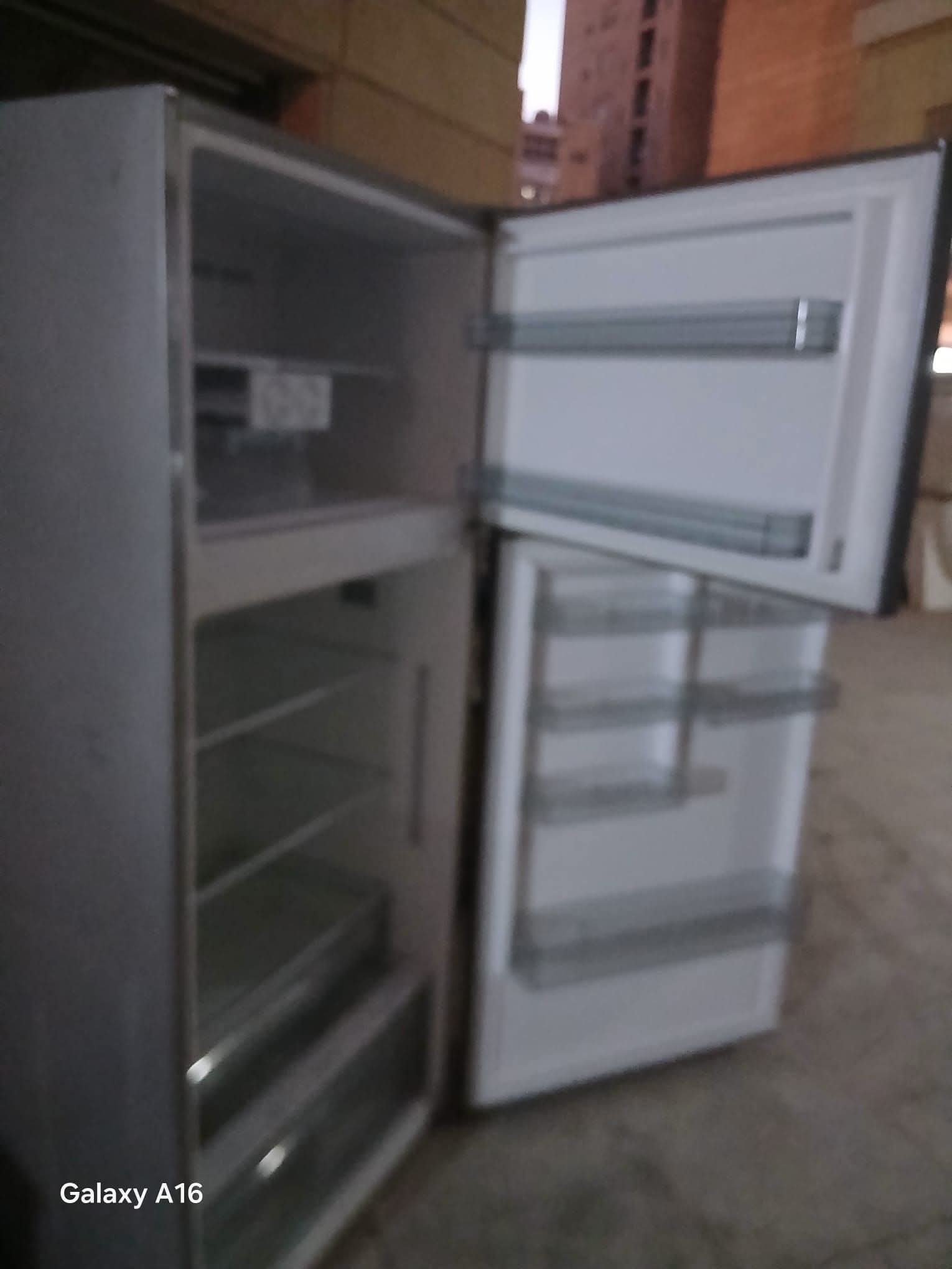 السلام عليكم للبيع ثلاجه بانسونك ٢٨ قدم ٢ باب فريزر ثلج