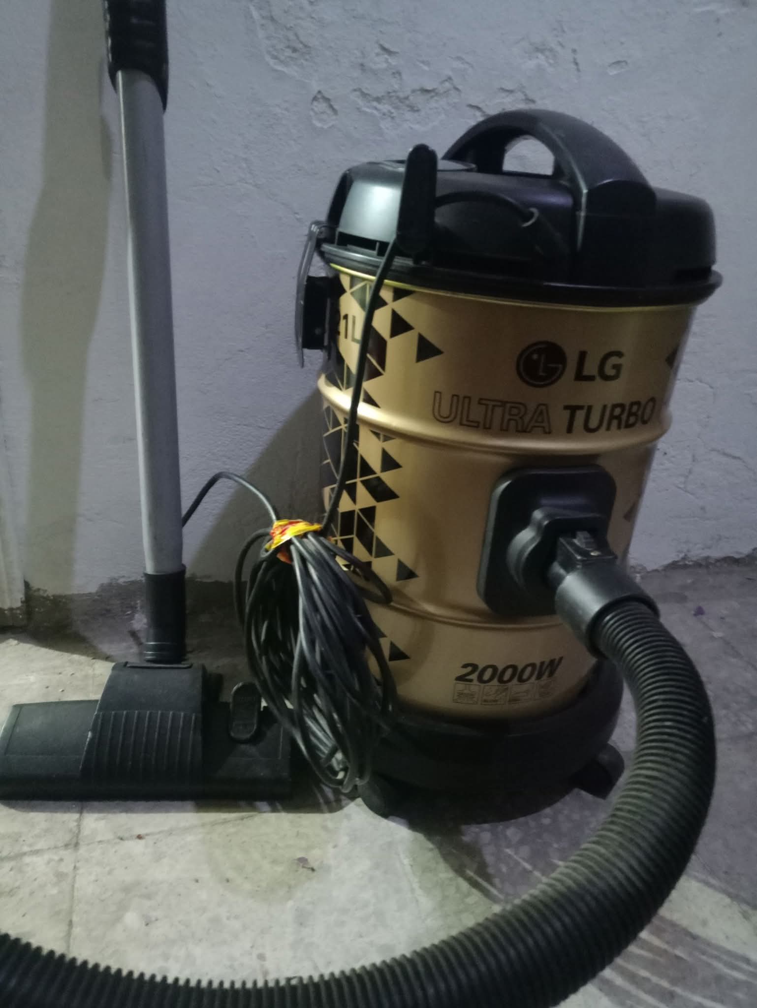 مكنسه ال جي كوري 2000 وات تربو استعمال شهرين