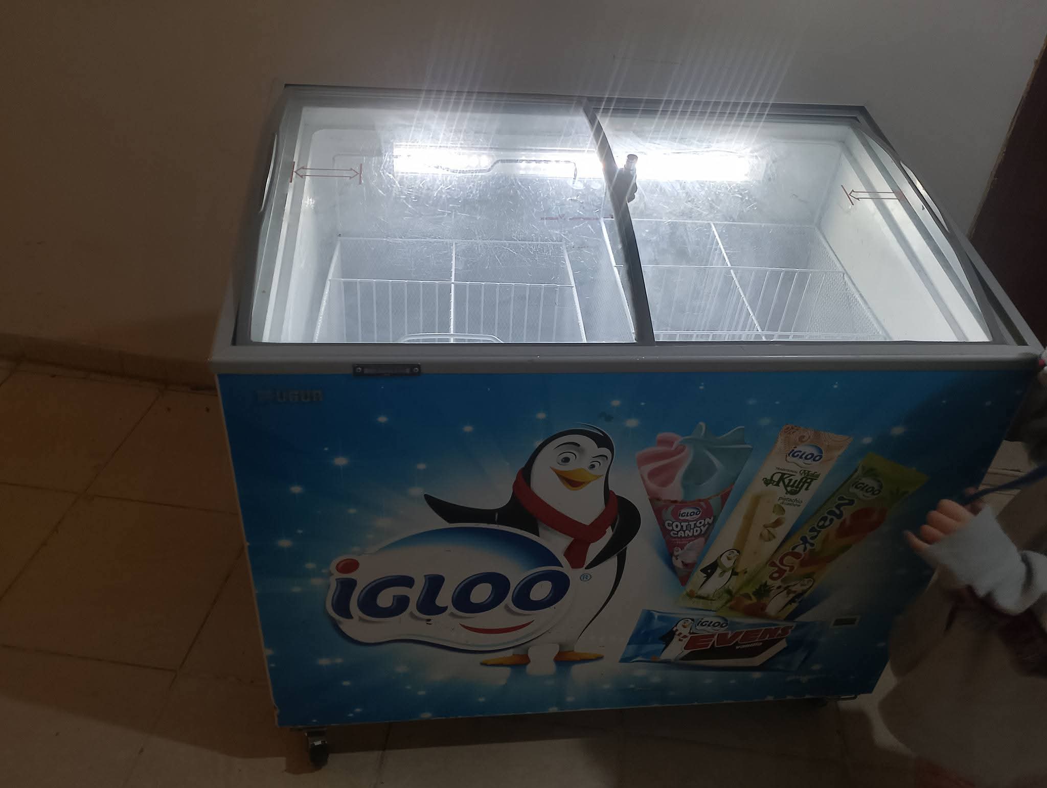 فليزر للبيع بحاله ممتازه