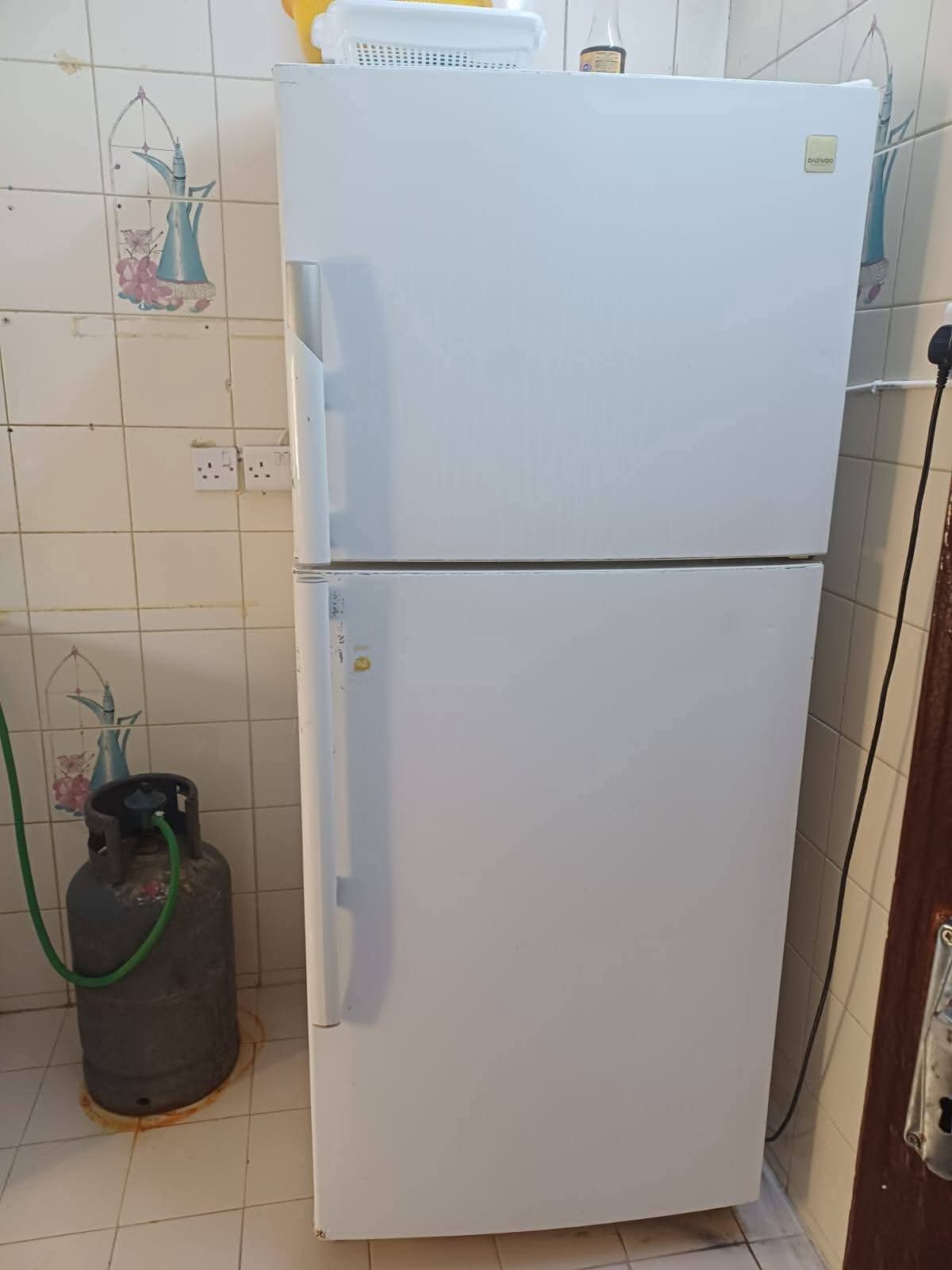 تلاجه استعمال خفيف  للبيع التواصل 65004801