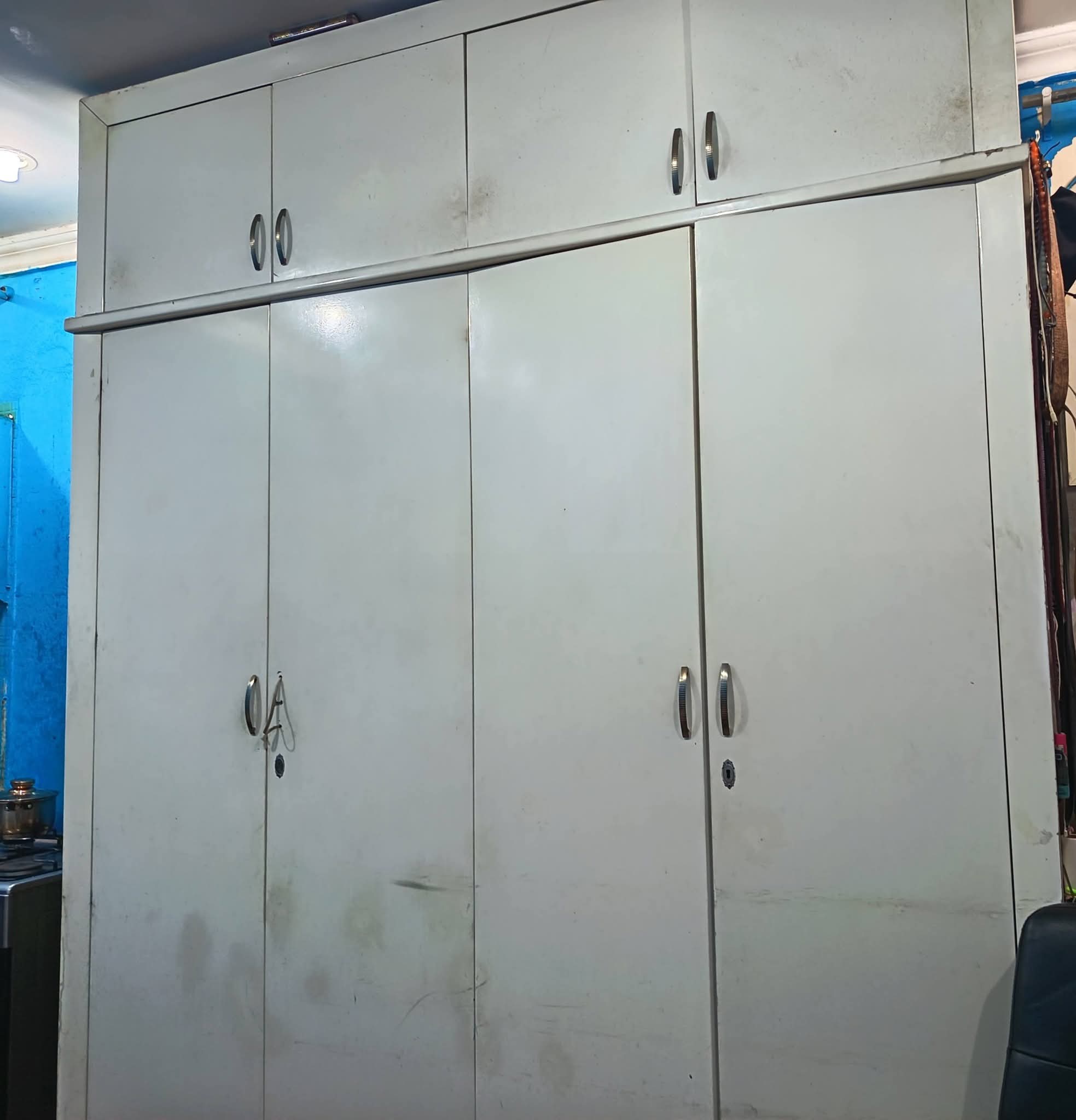 دولاب كبير للبيع