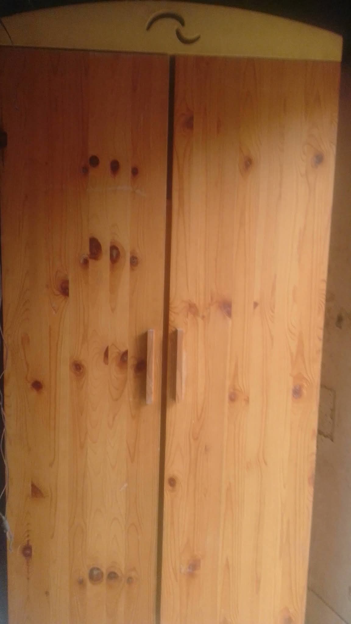 دولاب نظيف للبيع في حولي