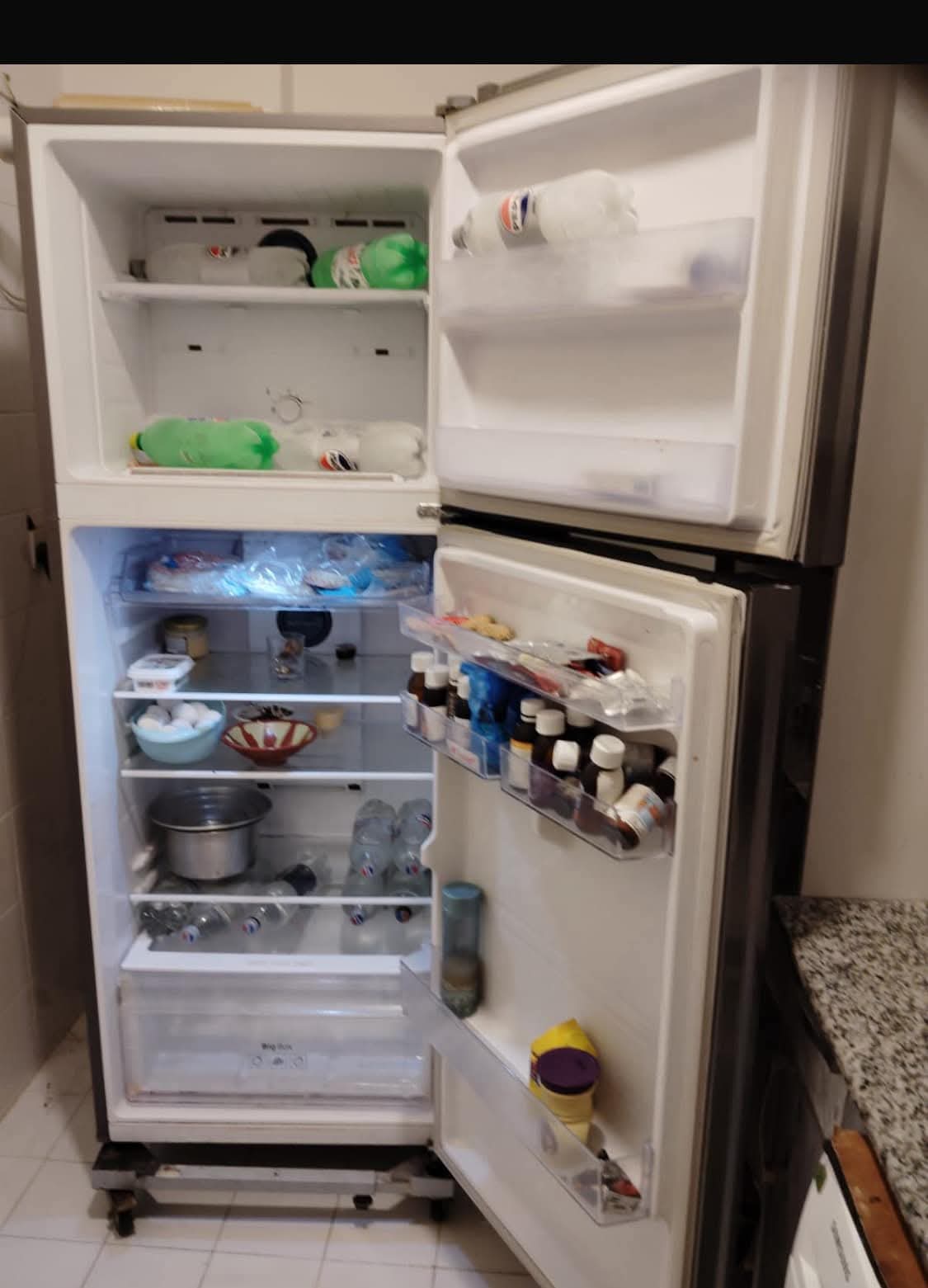 ثلاجه لحاله ممتازه للبيع