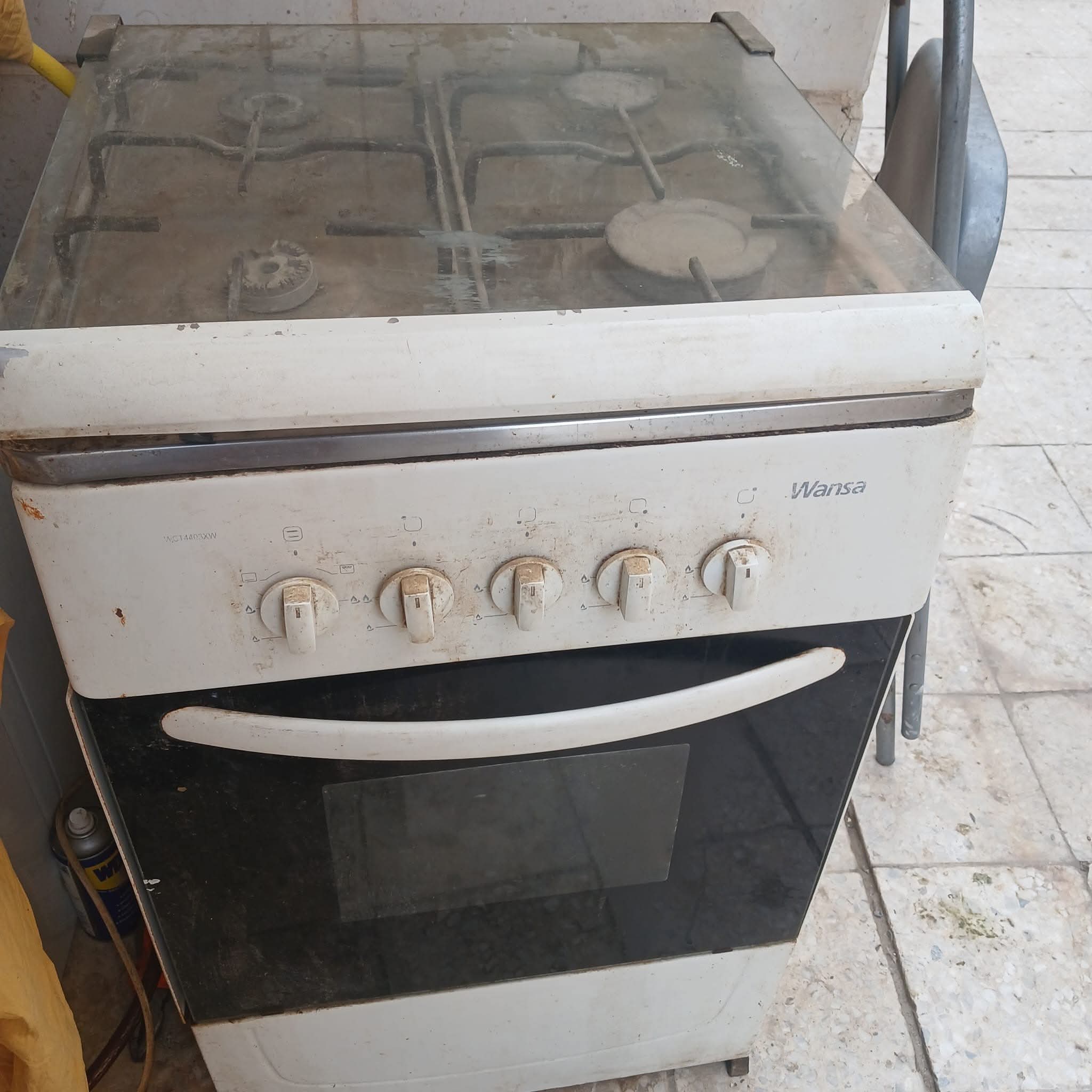 بتوجاز مركون لكن شغال ٣عيون وشواية