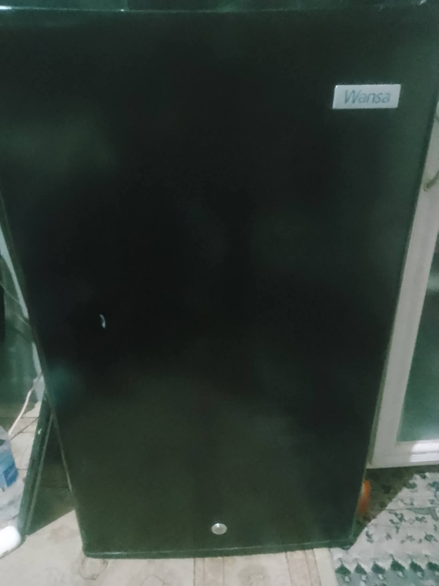 تلاجه مكتب ماركه ونسا  بحاله جديده