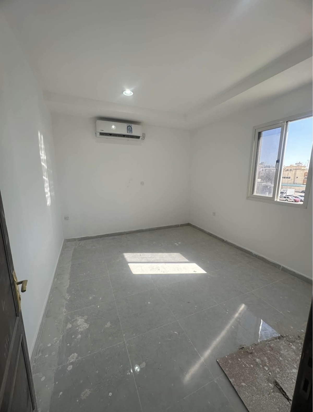 للإيجار  غرفتين وصالة وحمام ومطبخ