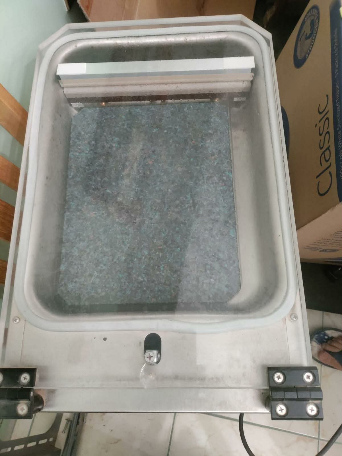 ماكينه تعليب التمور  بحالتها