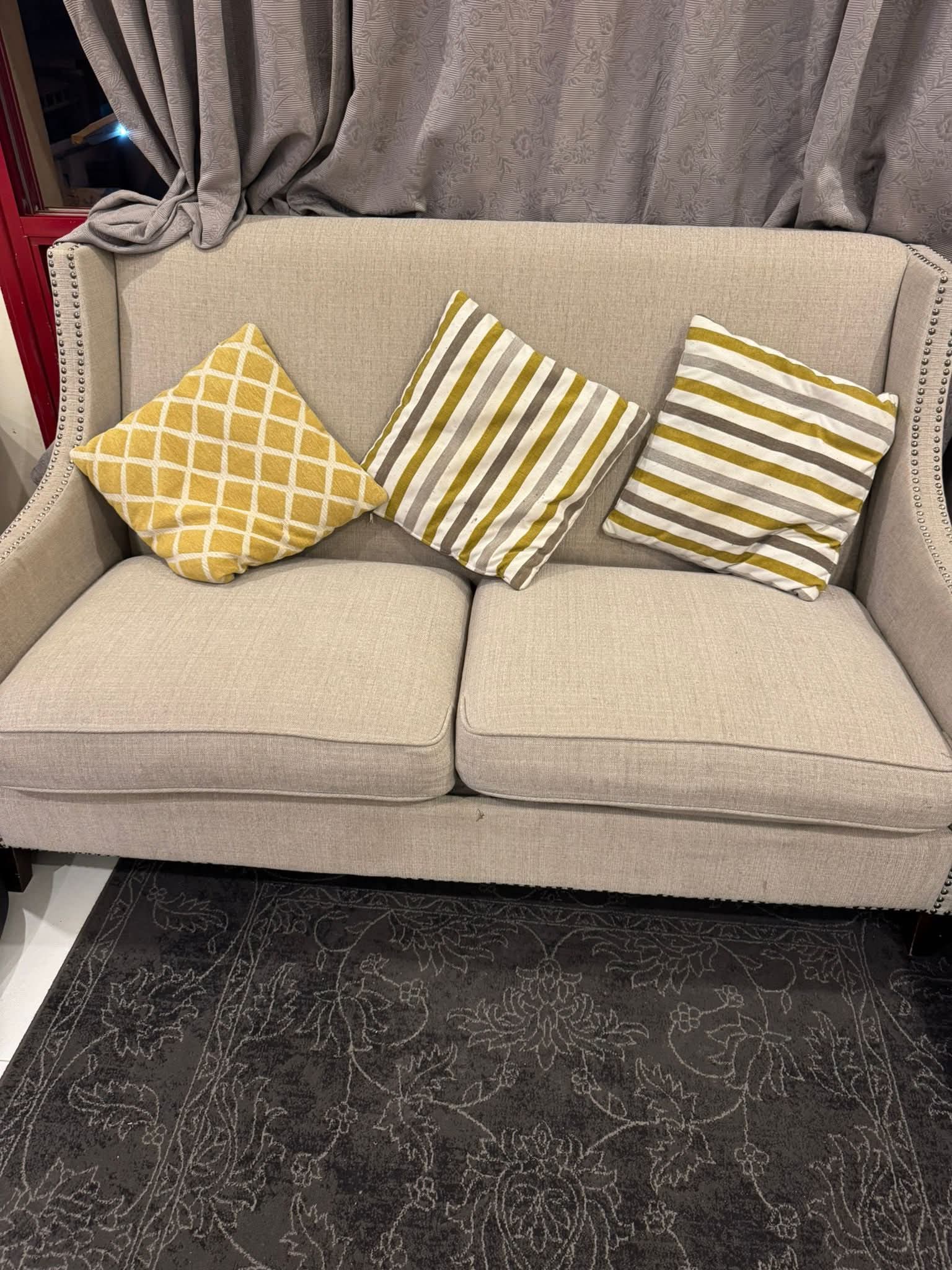 كنبه صغيره و كنبه كبيره