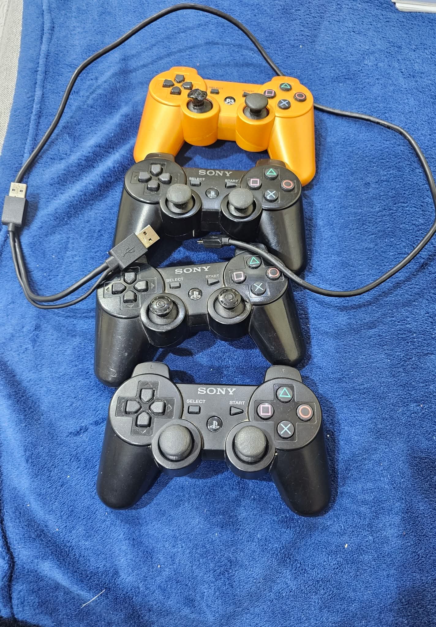 دراعات بلاي ستيشن