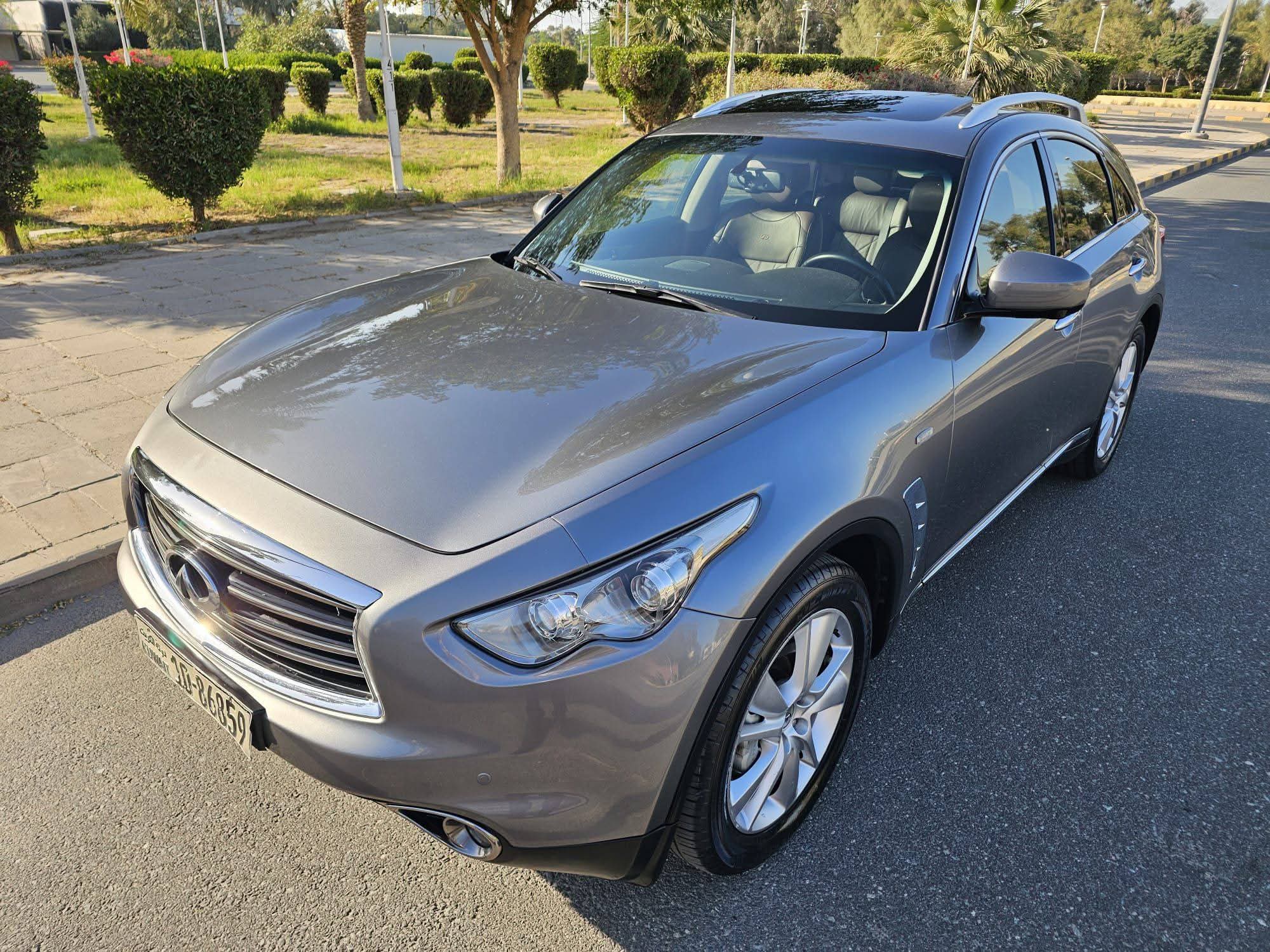 للبيع جيب انفنتي FX35 مديل ٢٠١٢