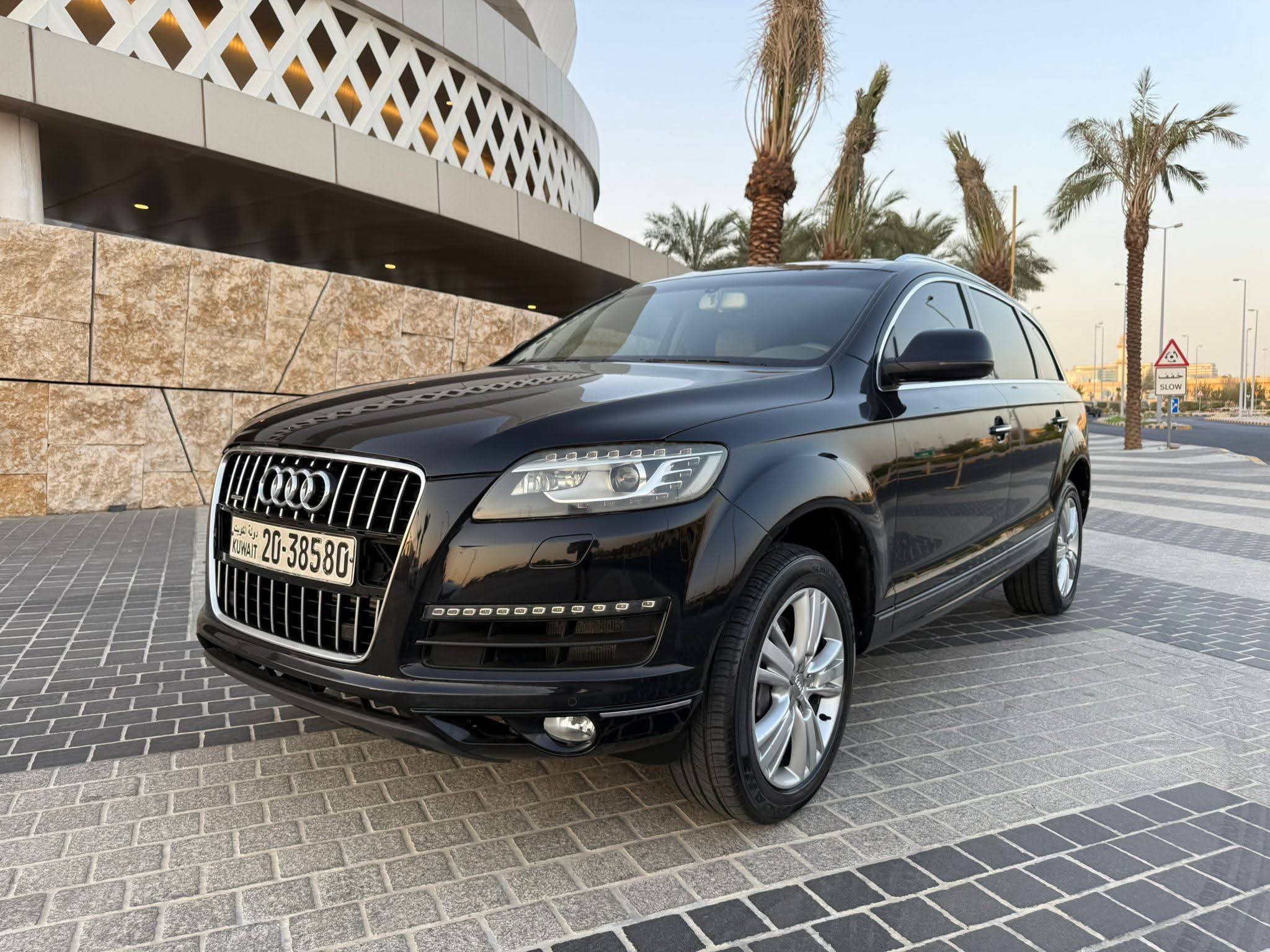 للبيع جيب اودي Q7 مديل ٢٠١٣ - صورة 8