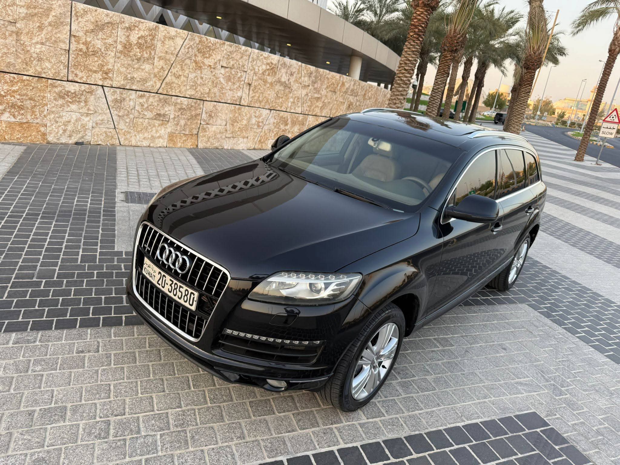 للبيع جيب اودي Q7 مديل ٢٠١٣ - صورة 4