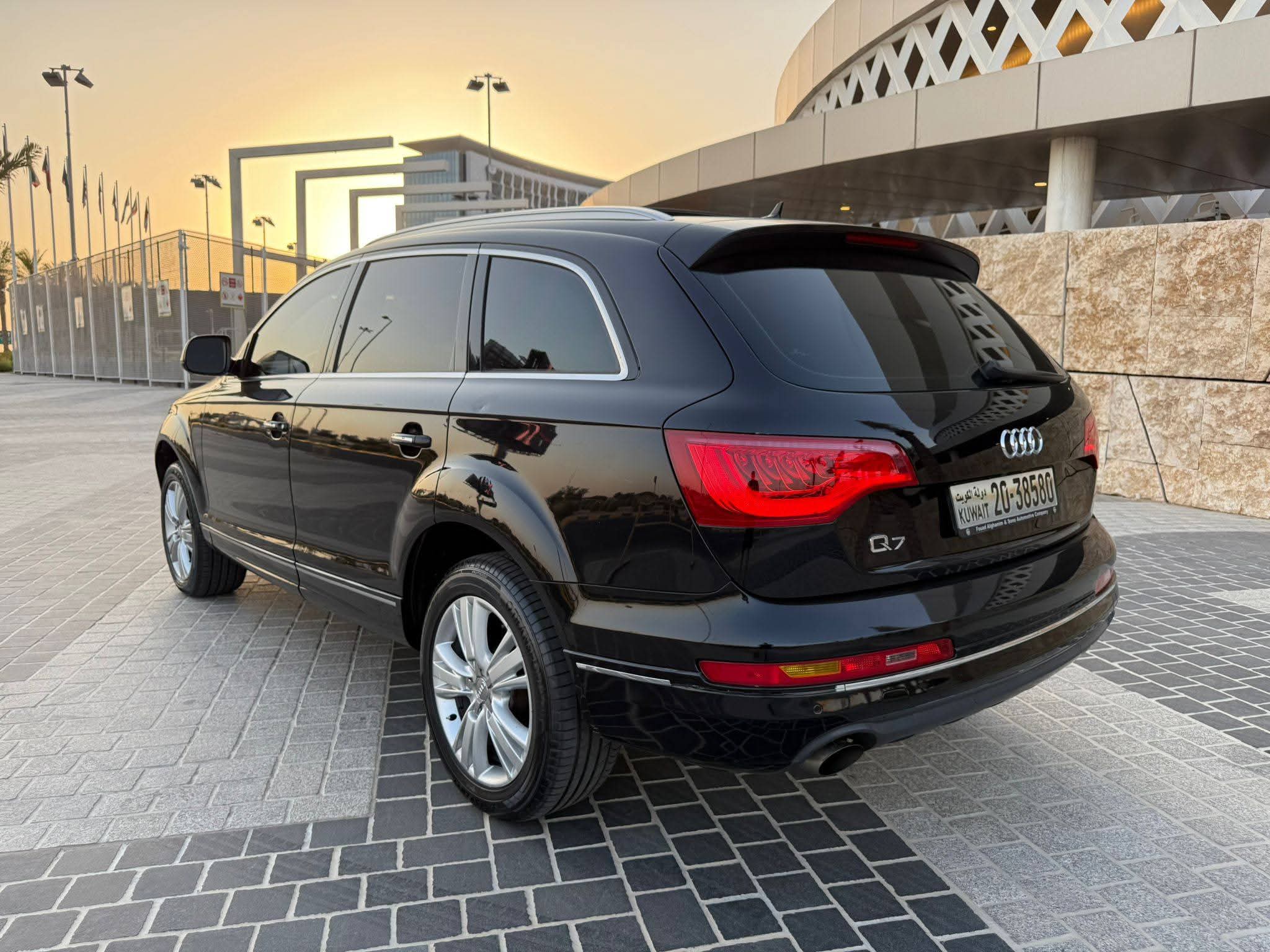 للبيع جيب اودي Q7 مديل ٢٠١٣ - صورة 6