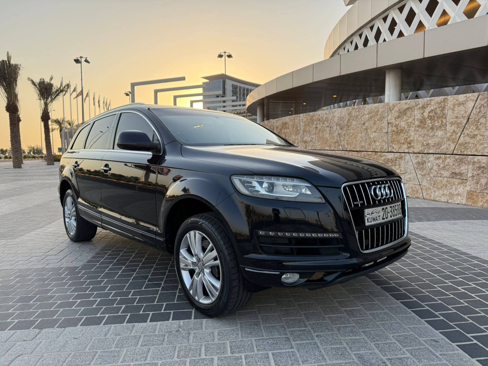للبيع جيب اودي Q7 مديل ٢٠١٣ - صورة 3