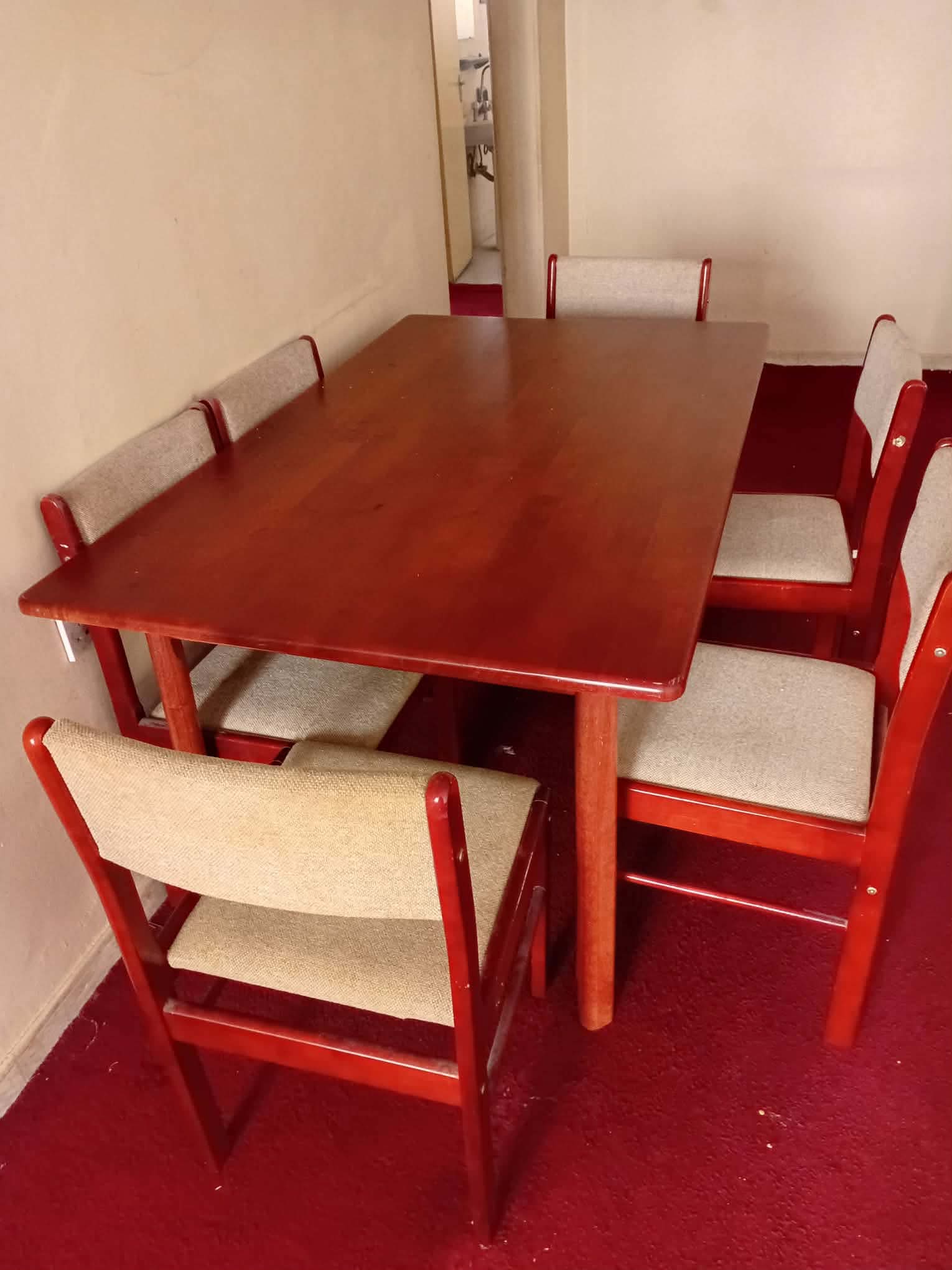 طاولة طعام للبيع