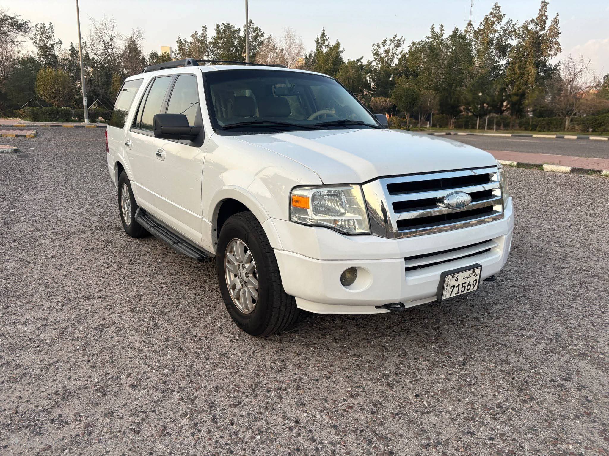 للبيع جيب فورد اكسبدشن مديل ٢٠٠٩