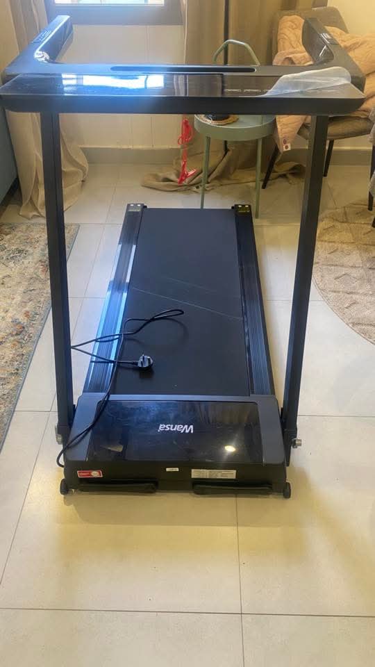 ممشي كهربائي  بحاله جديده  ونسا.