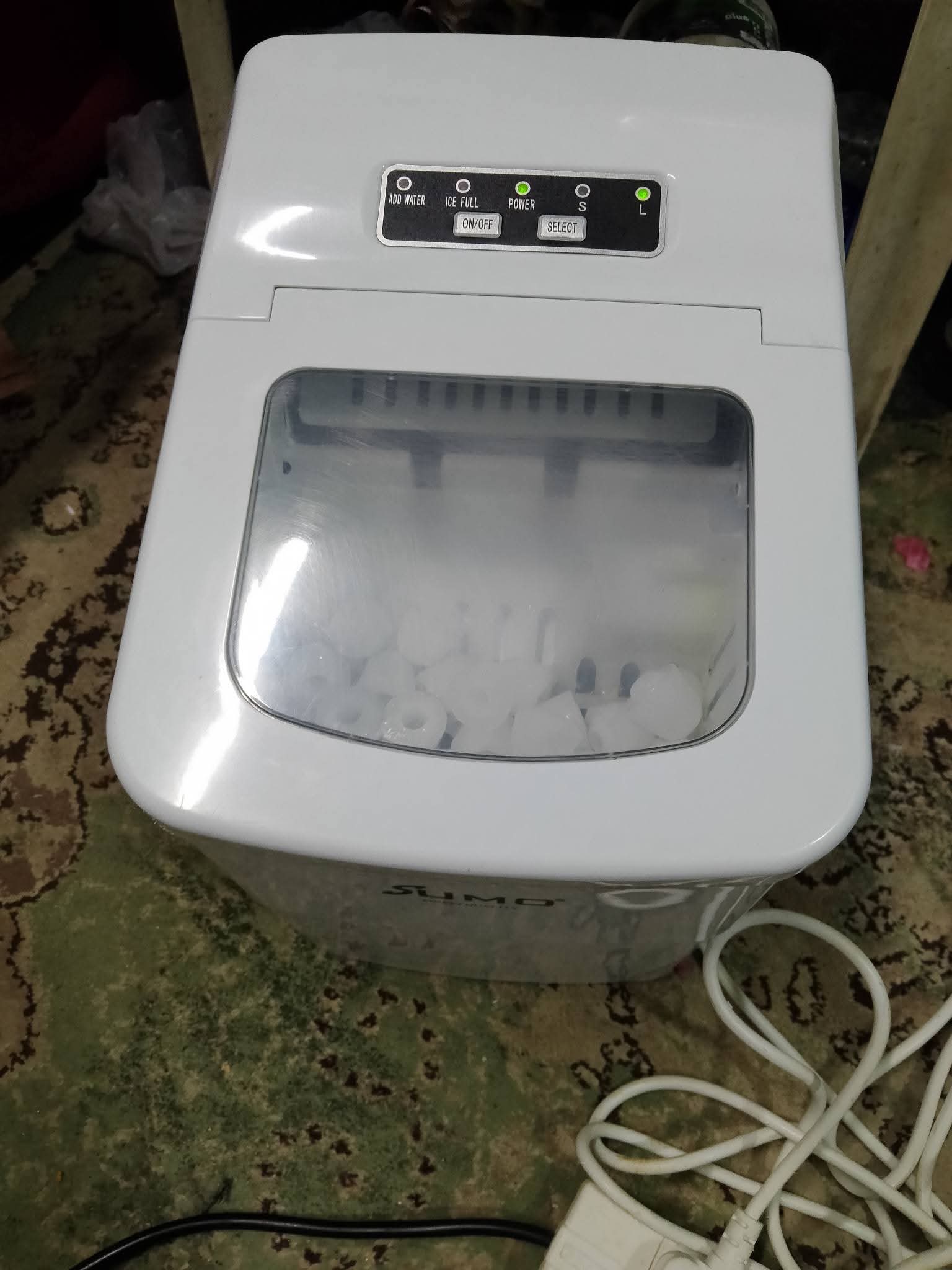 صانعة التلج