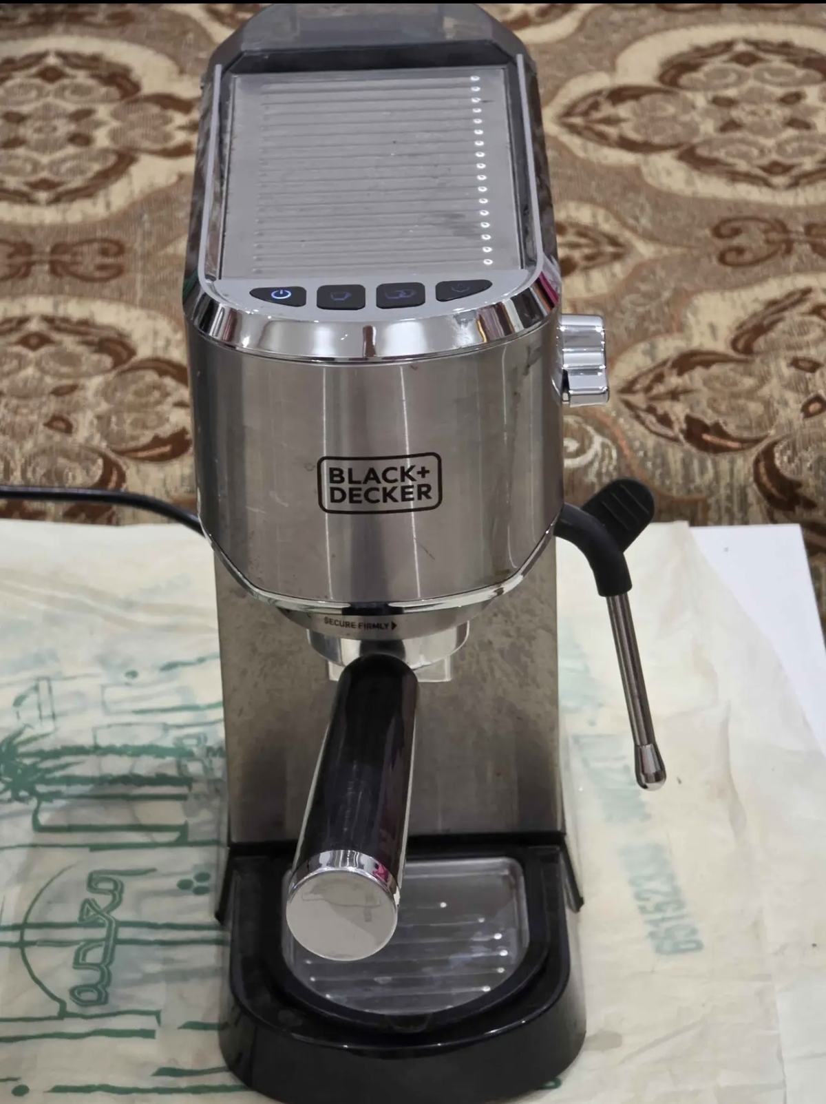 مكنة القهوةماركة Black Decker.