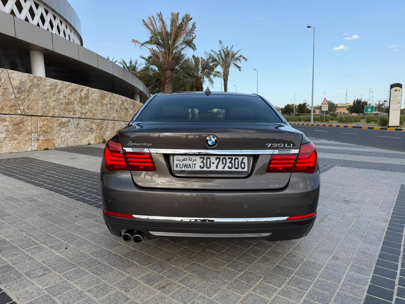 للبيع سياره بي ام دبليو 730Li مديل ٢٠١٥ - صورة 11