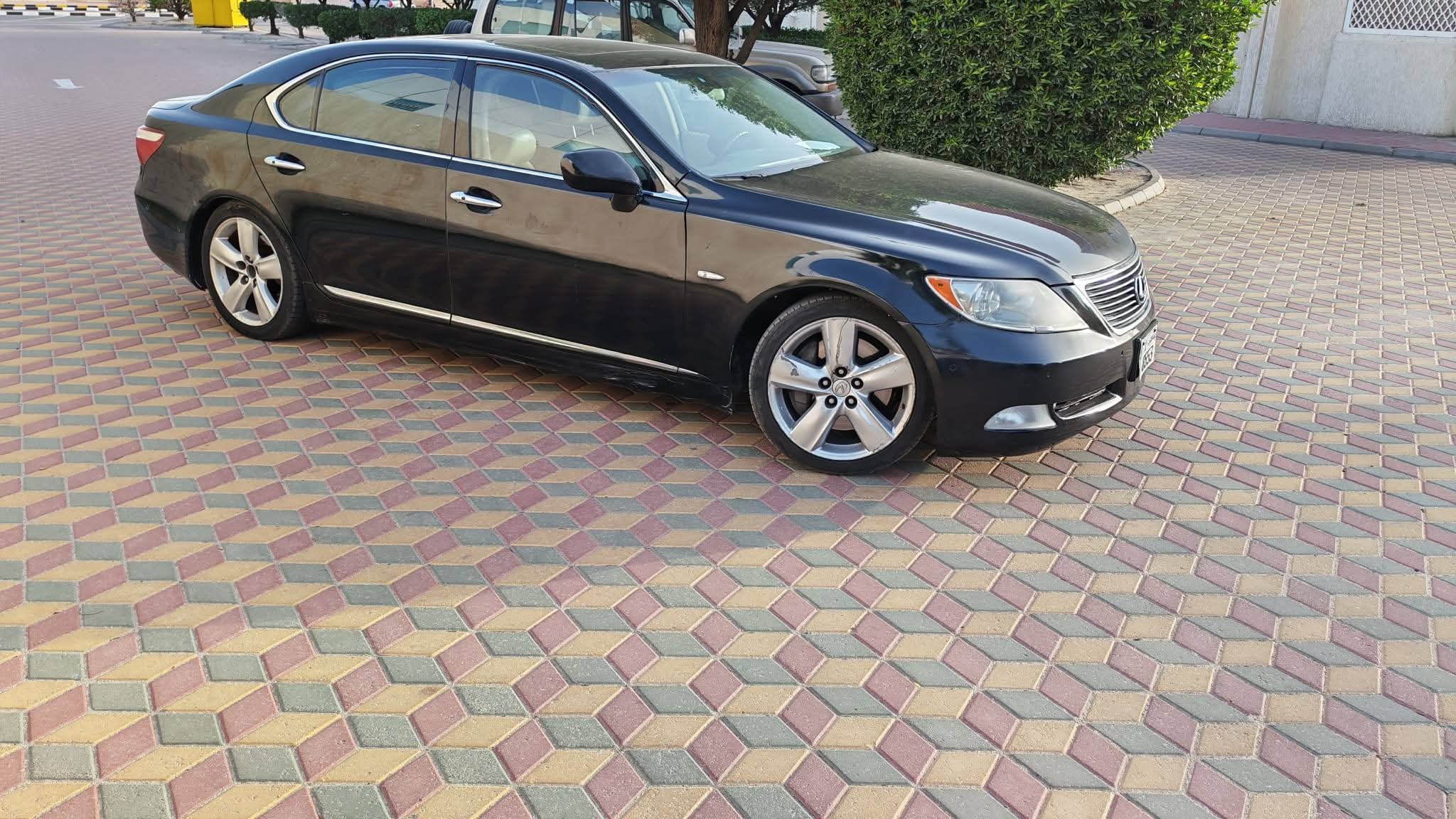 للبيع سياره لكزس LS 460 مديل ٢٠٠٧ - صورة 3