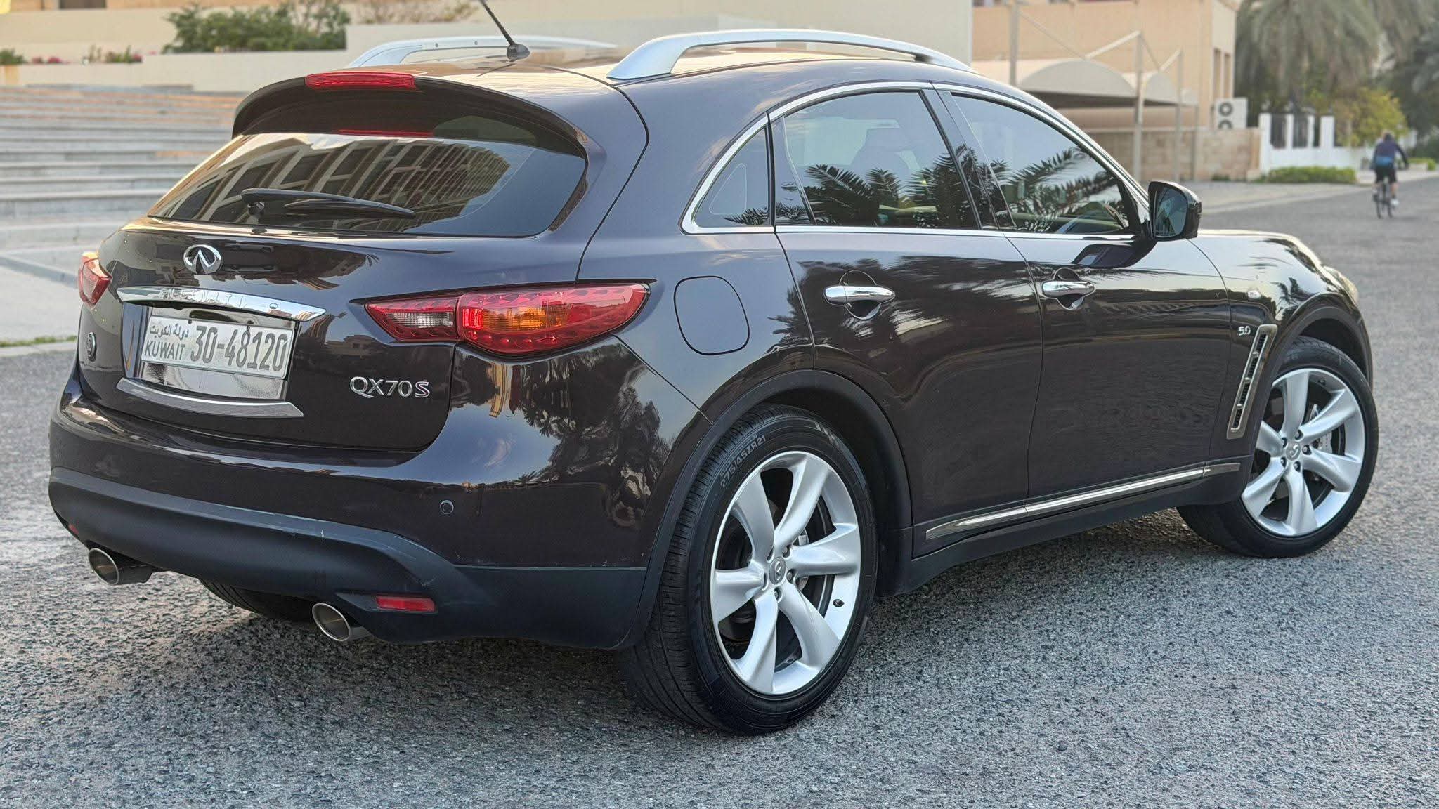 للبيع جيب انفنتي QX70S مديل ٢٠١٤ - صورة 15