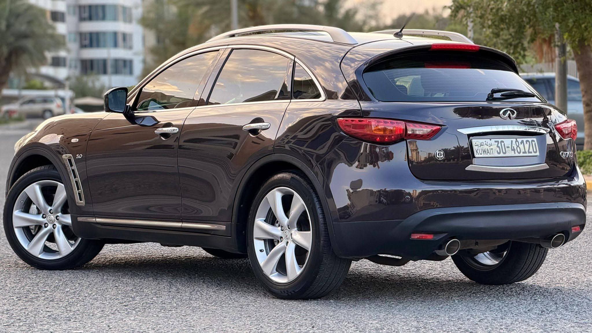 للبيع جيب انفنتي QX70S مديل ٢٠١٤ - صورة 14