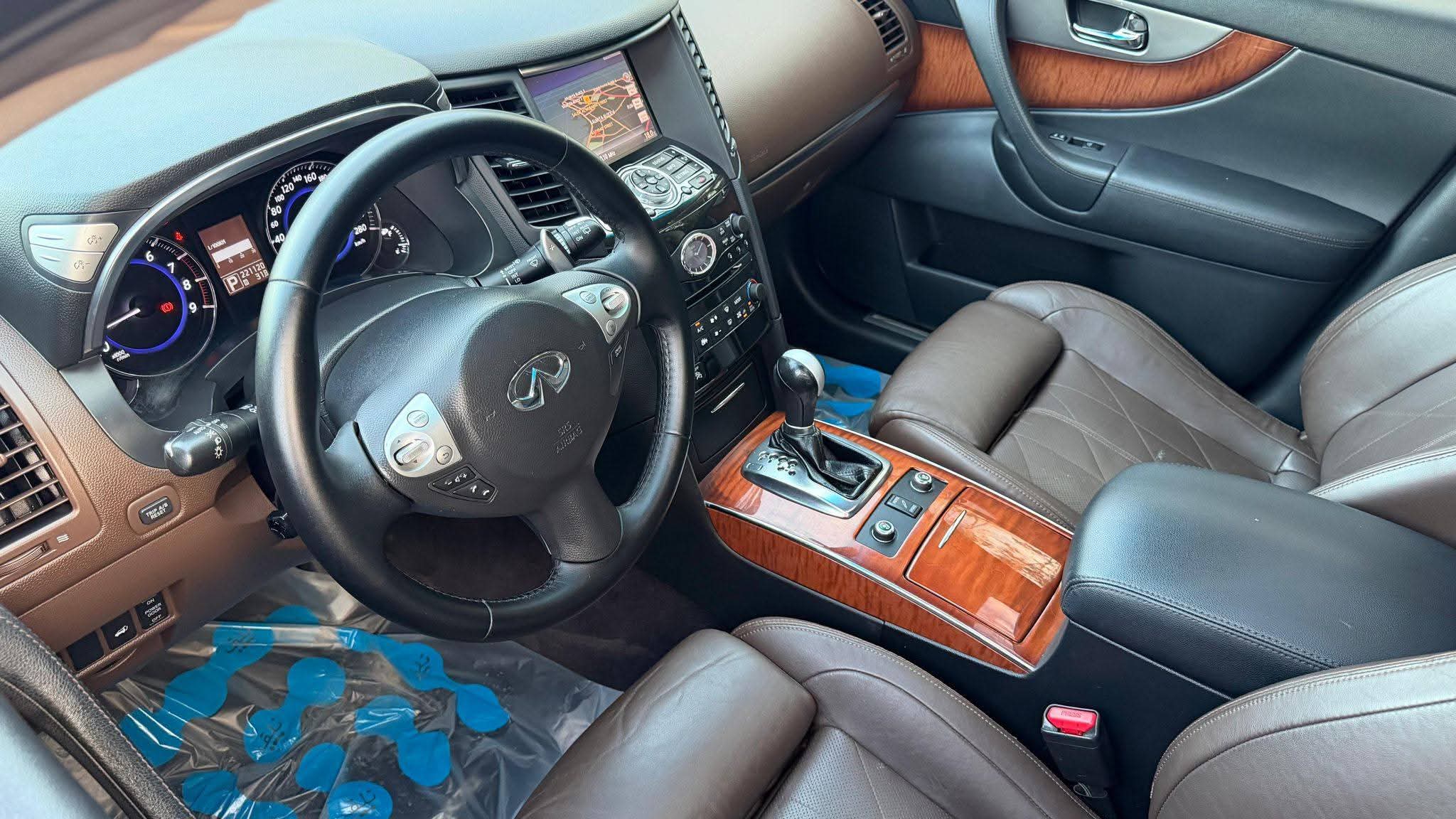 للبيع جيب انفنتي QX70S مديل ٢٠١٤ - صورة 8