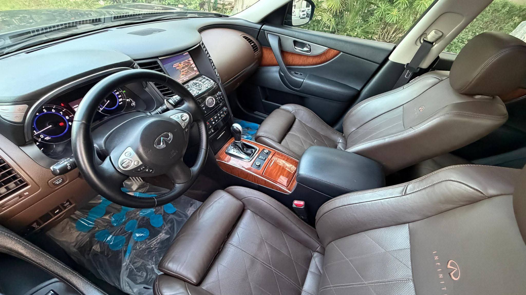 للبيع جيب انفنتي QX70S مديل ٢٠١٤ - صورة 10