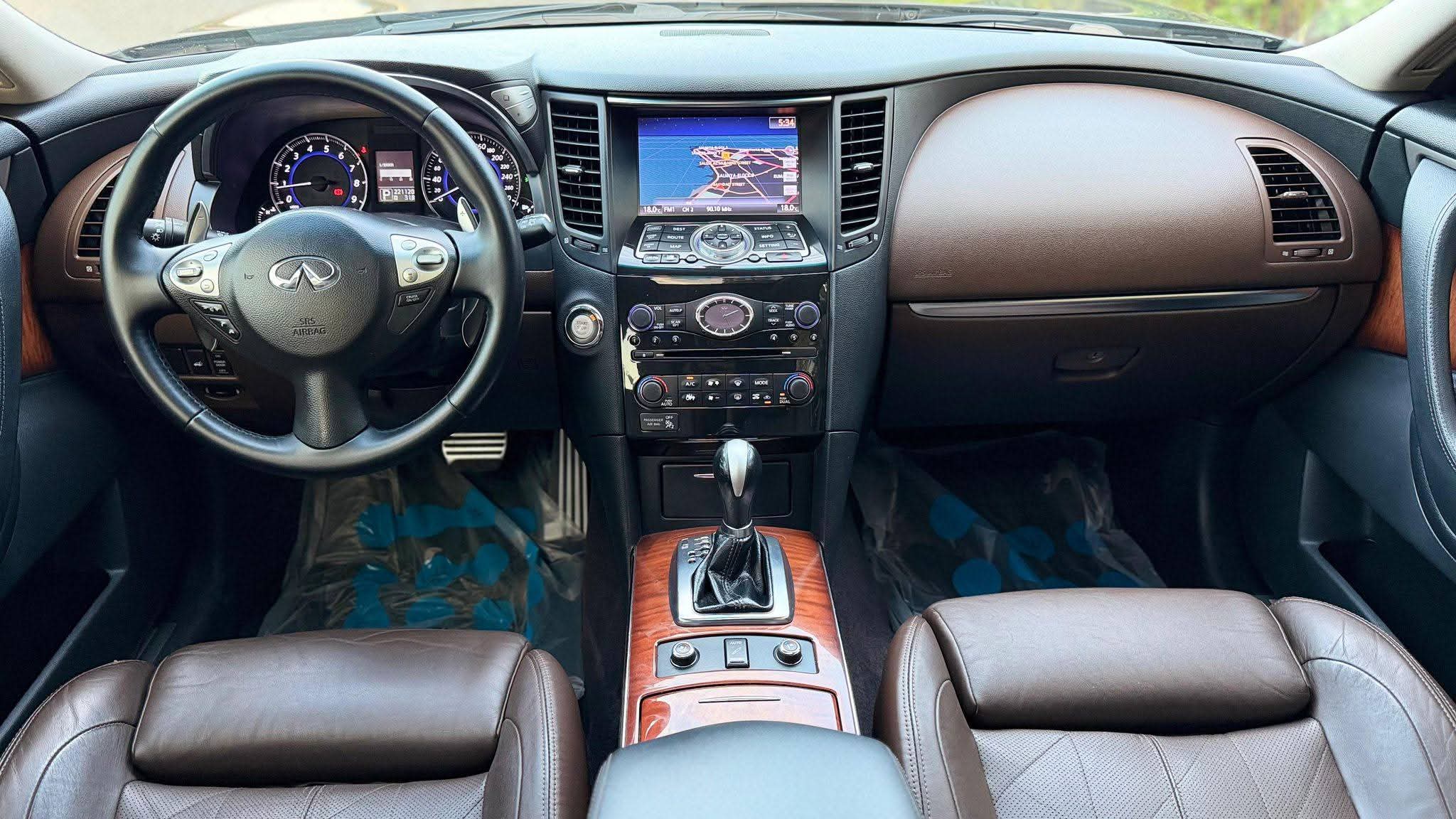 للبيع جيب انفنتي QX70S مديل ٢٠١٤ - صورة 12