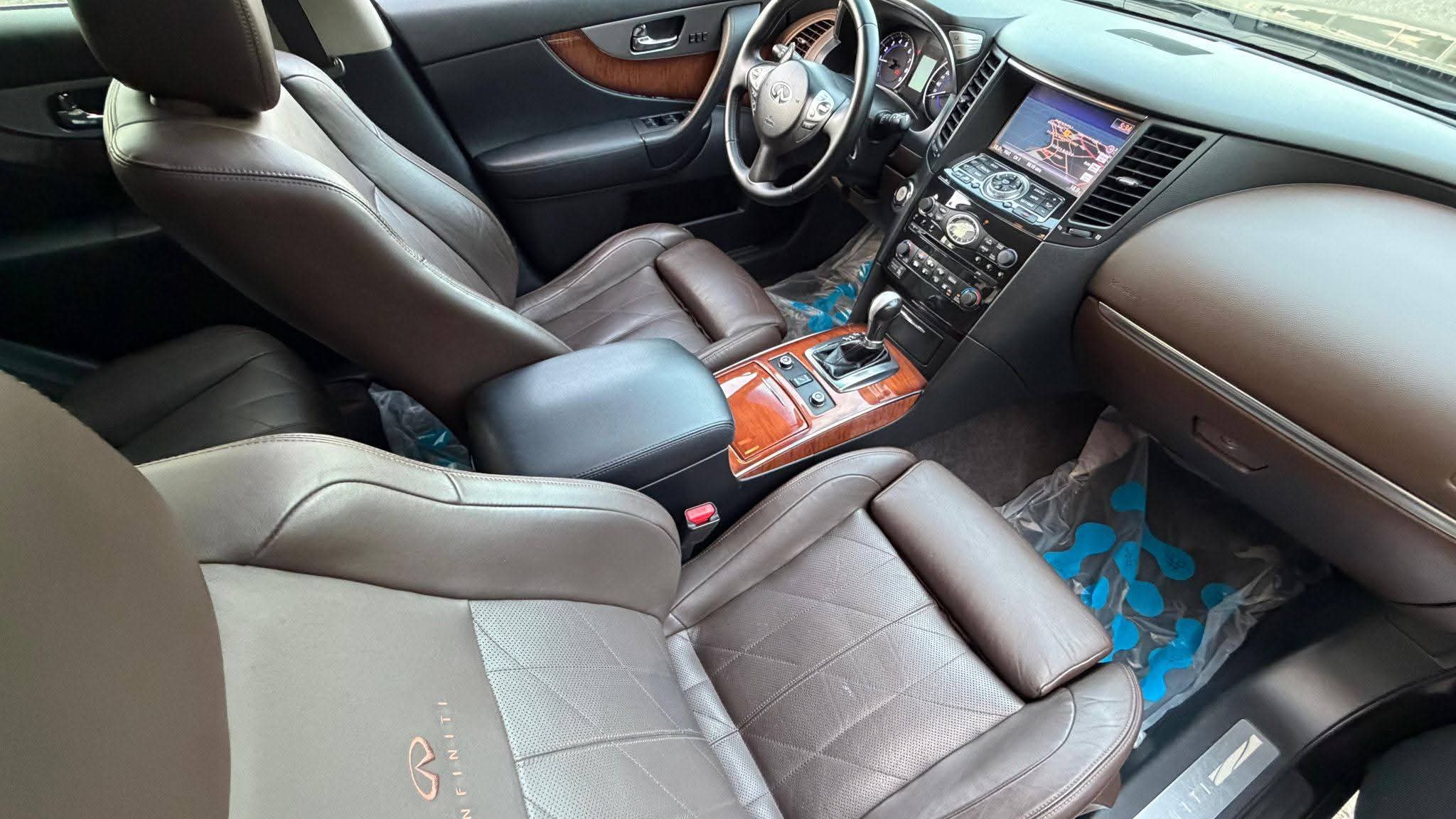 للبيع جيب انفنتي QX70S مديل ٢٠١٤ - صورة 4