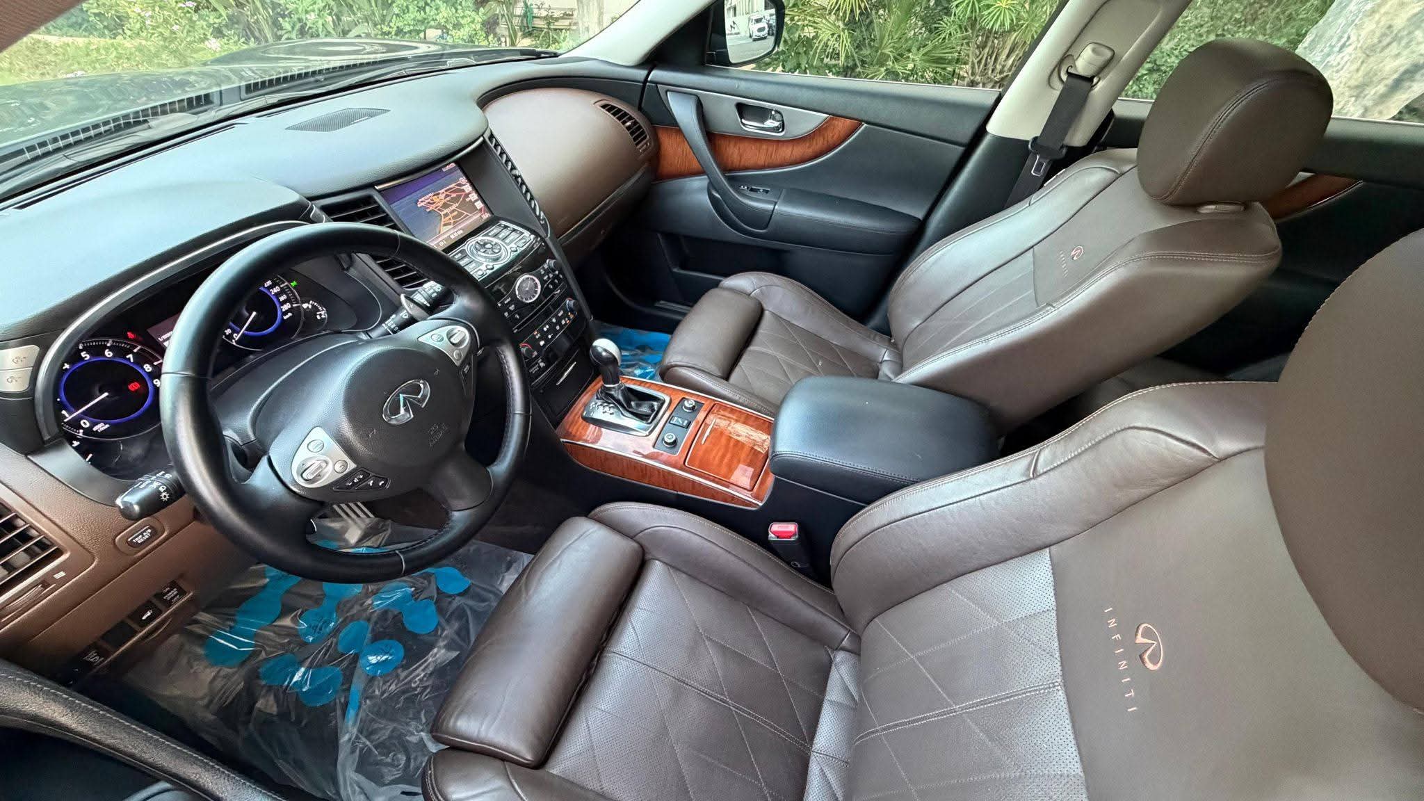 للبيع جيب انفنتي QX70S مديل ٢٠١٤ - صورة 13