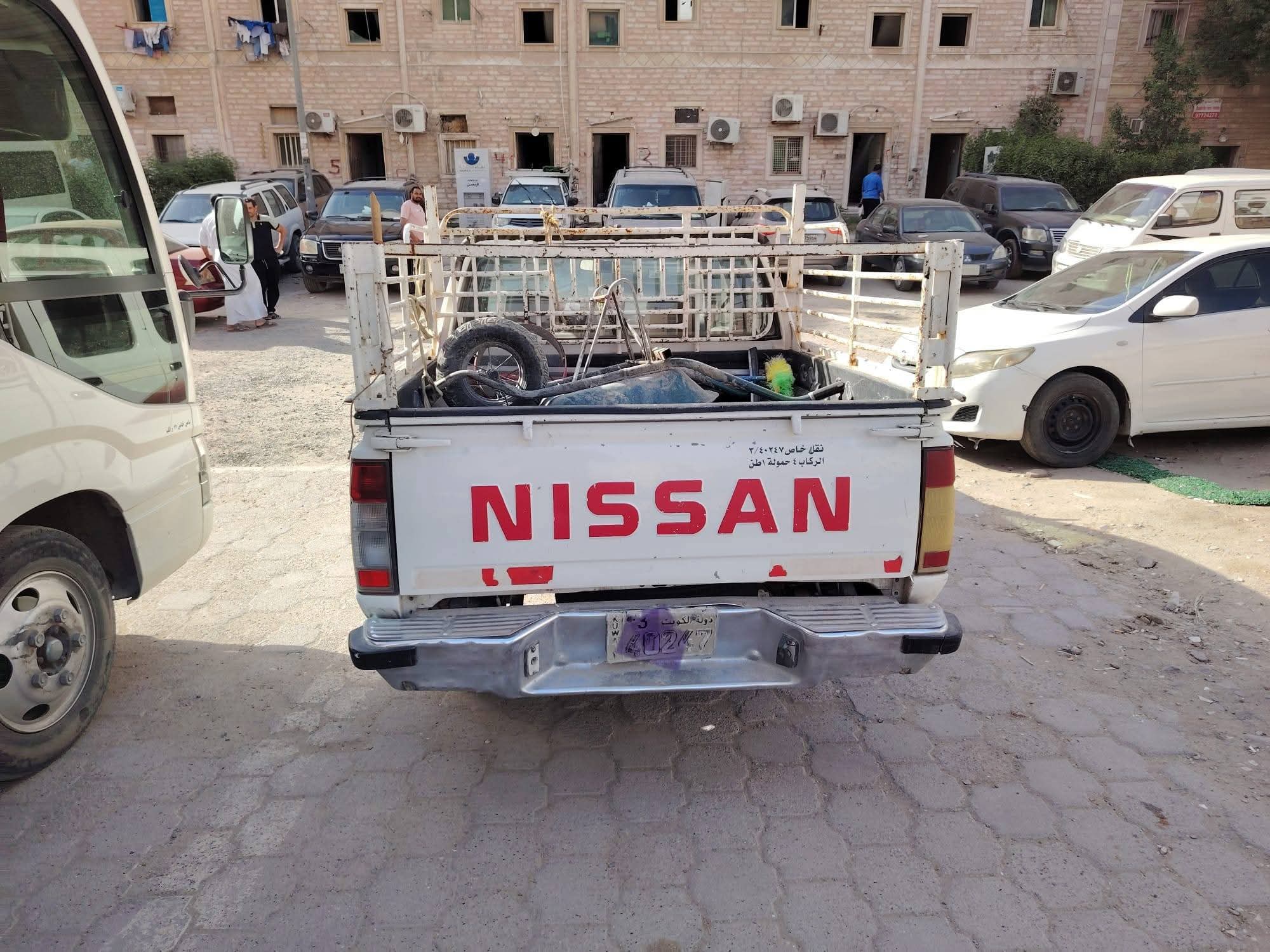 وانيت نيسان ٢٠٠٥ بحاله فوق الممتازه - صورة 4