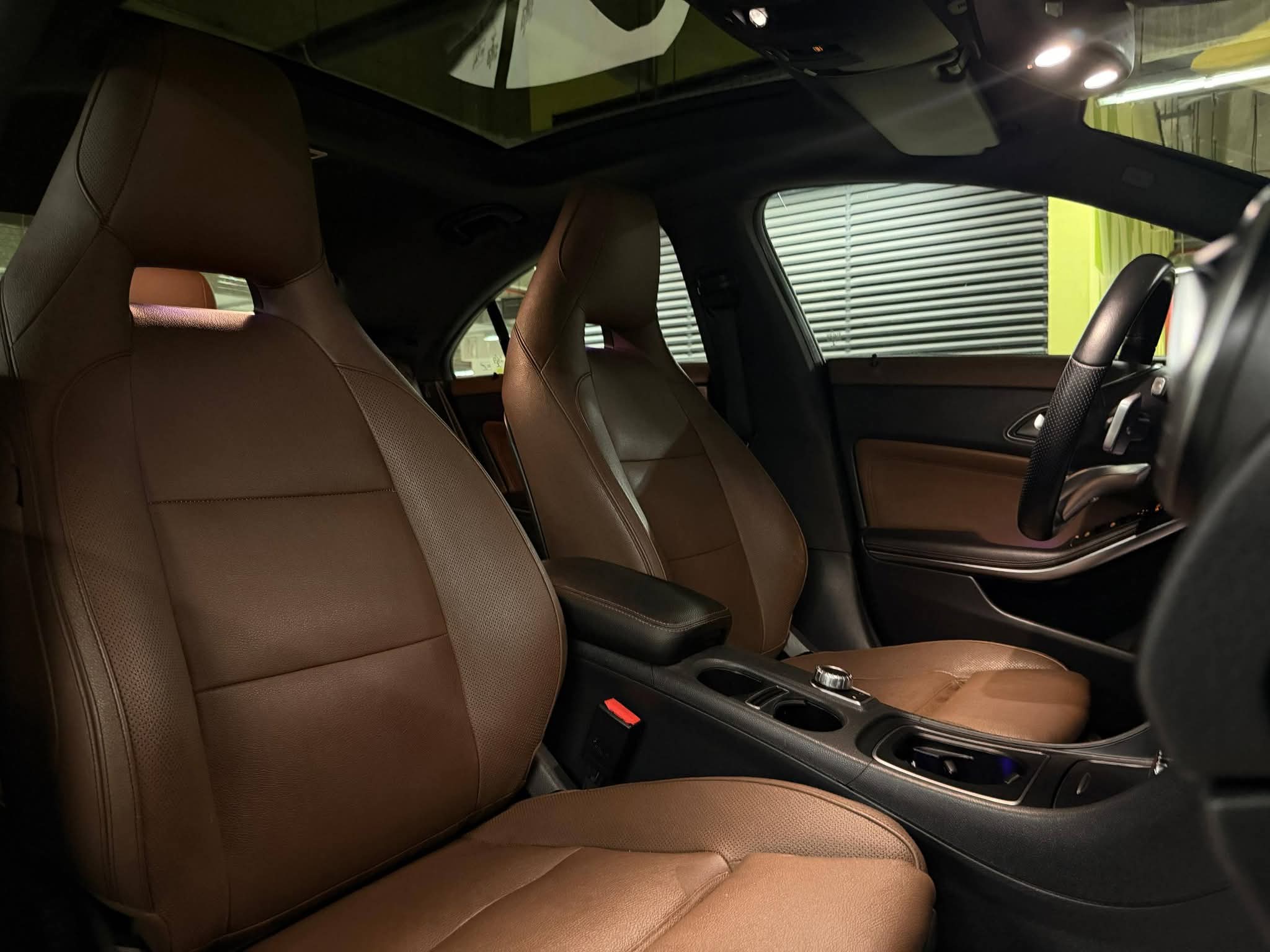 للبيع سياره مرسيدس CLA 250 مديل ٢٠١٩ - صورة 5