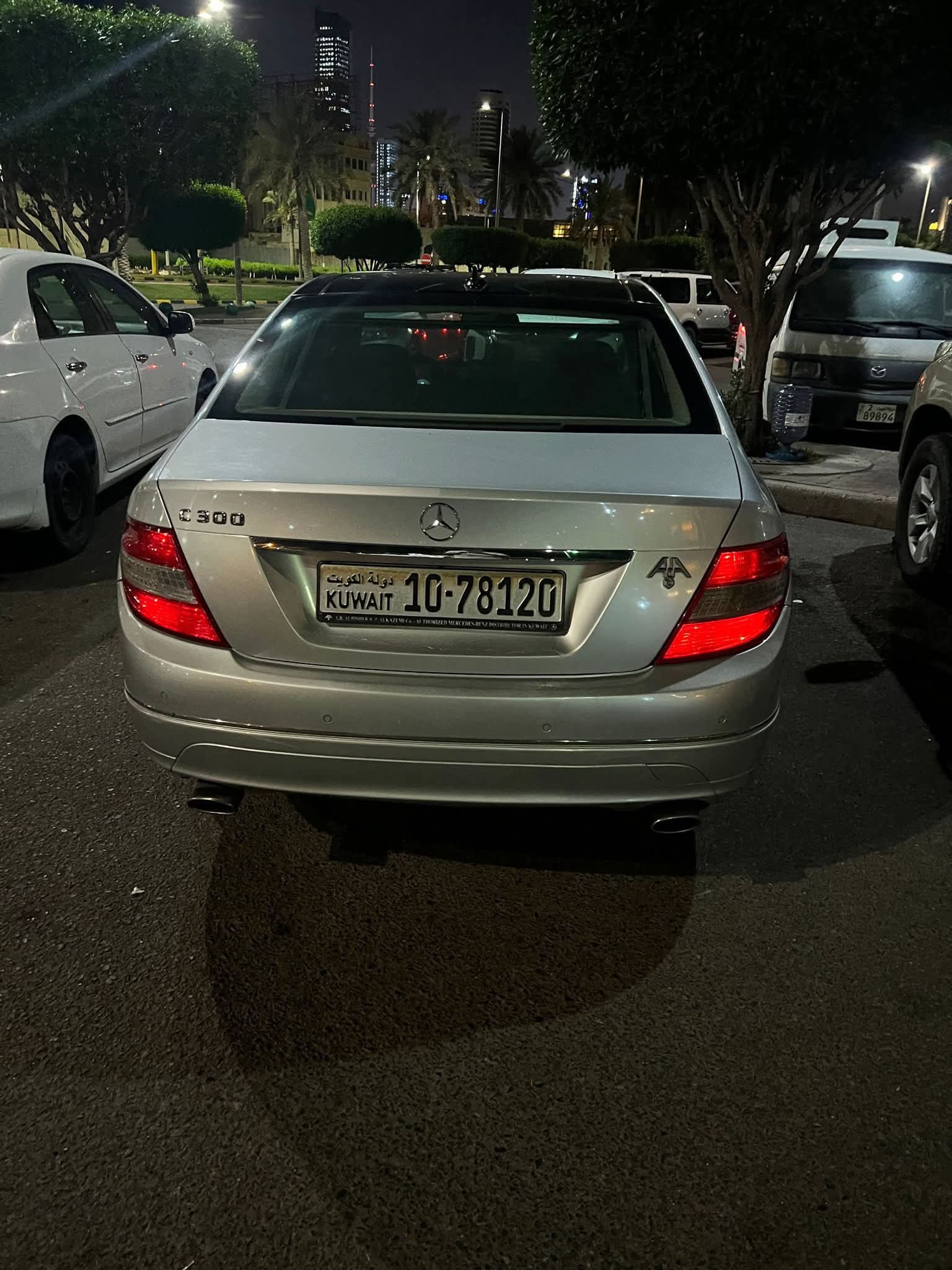 مرسيدس C300 2011- للبيع - صورة 4