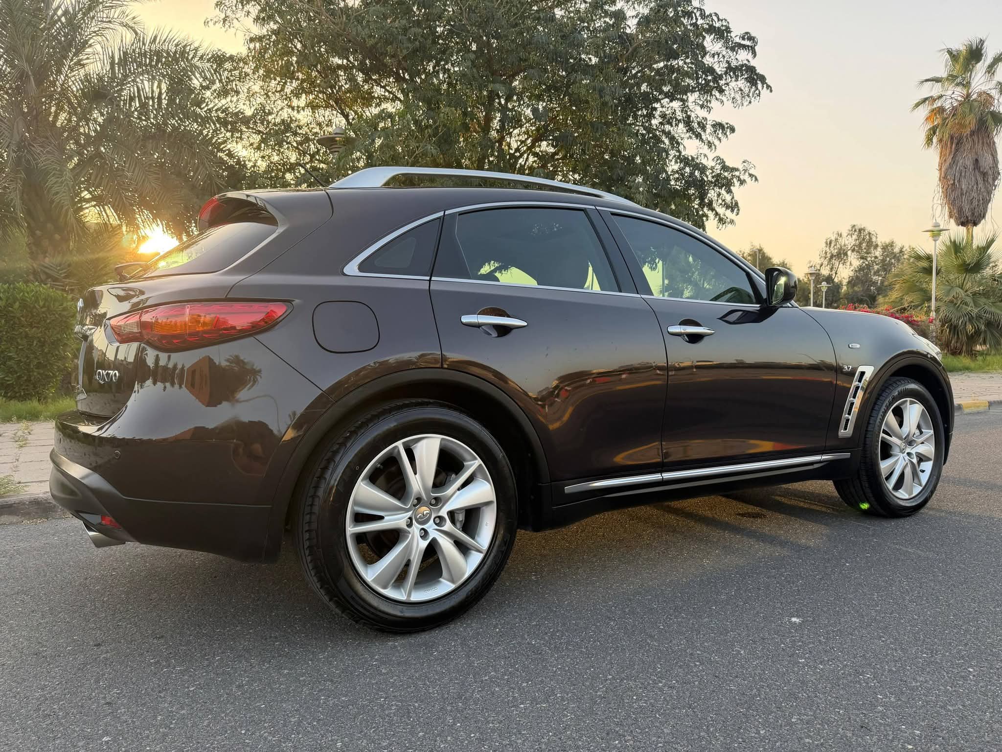 للبيع جيب انفنتي QX70S مديل ٢٠١٦ - صورة 5