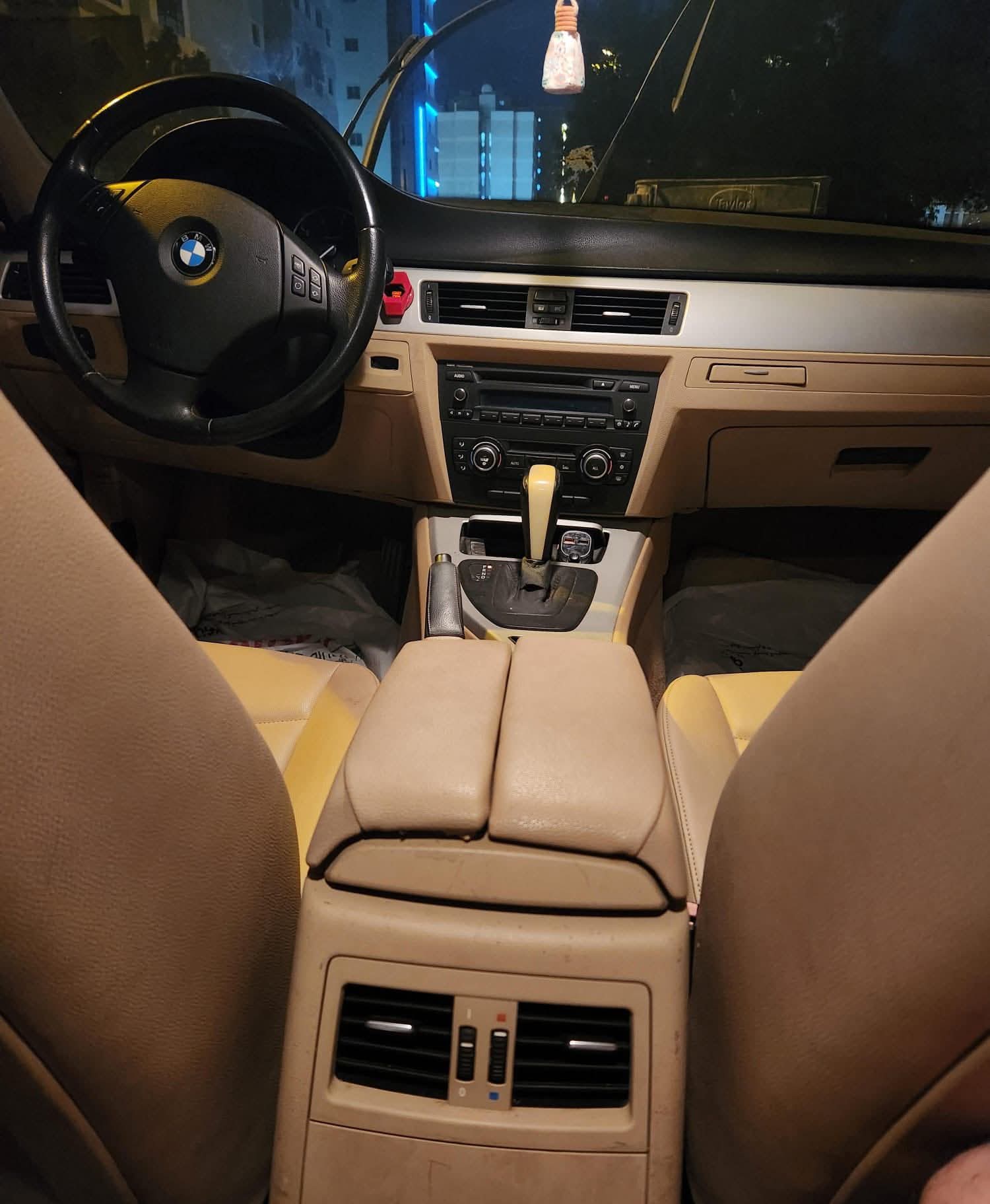 بي إم دبليو 320i  للبيع - صورة 7